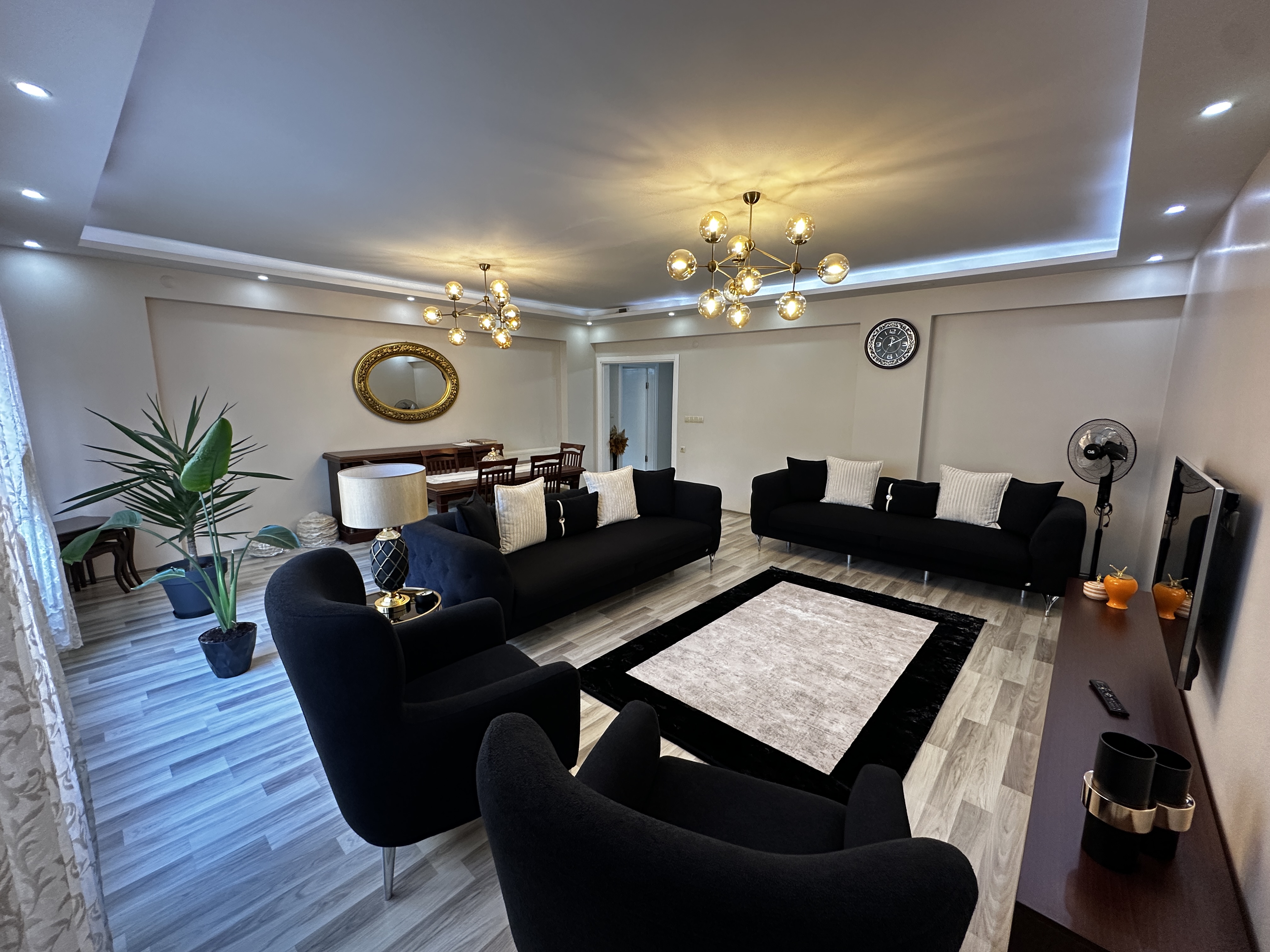 MABELGAYRİMENKUL İHSANİYE.MH MERKEZİ KONUMDA GENİŞ MUAZZAM DAİRE