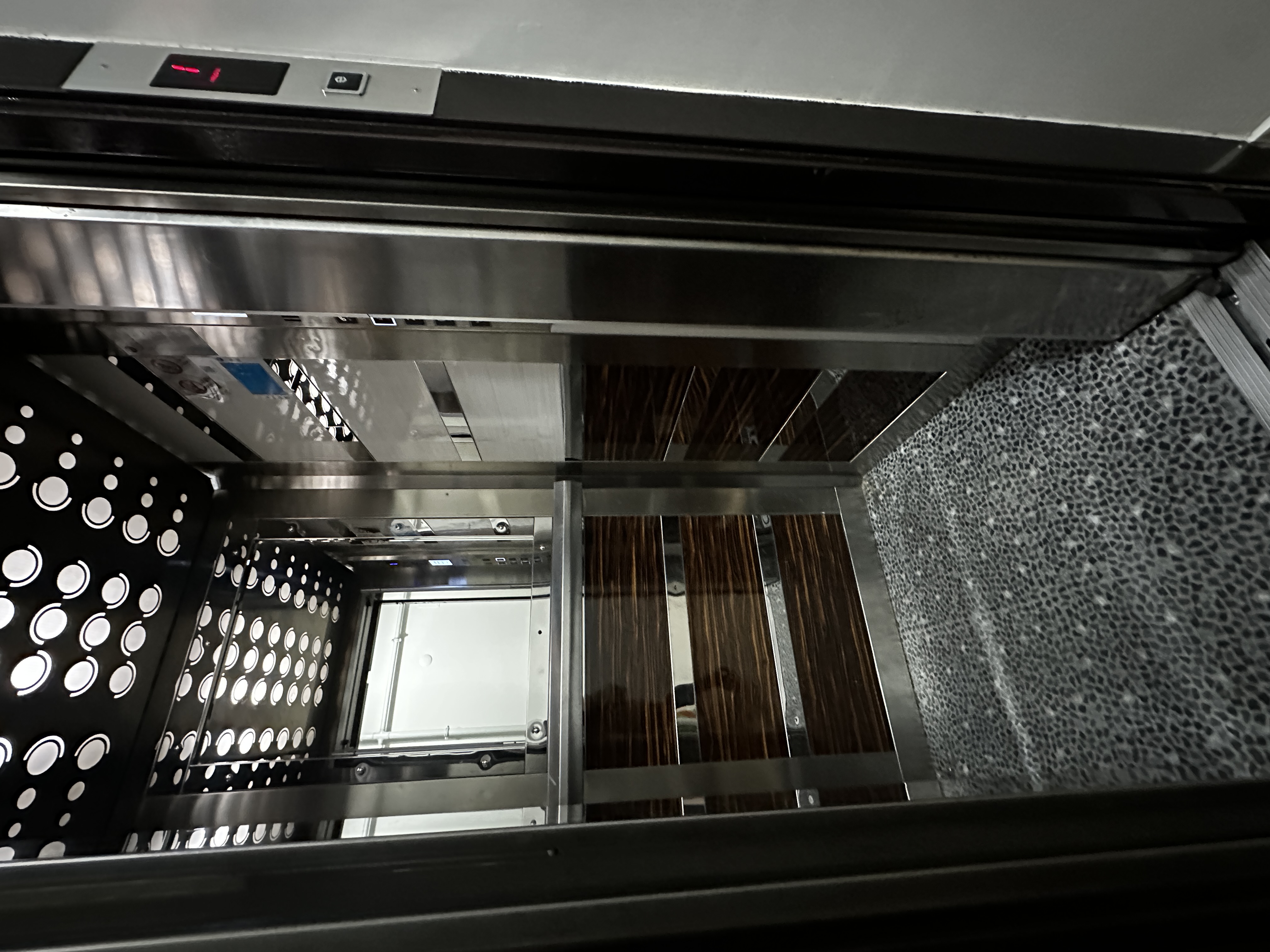 MABELGAYRİMENKUL İHSANİYE.MH MERKEZİ KONUMDA GENİŞ MUAZZAM DAİRE