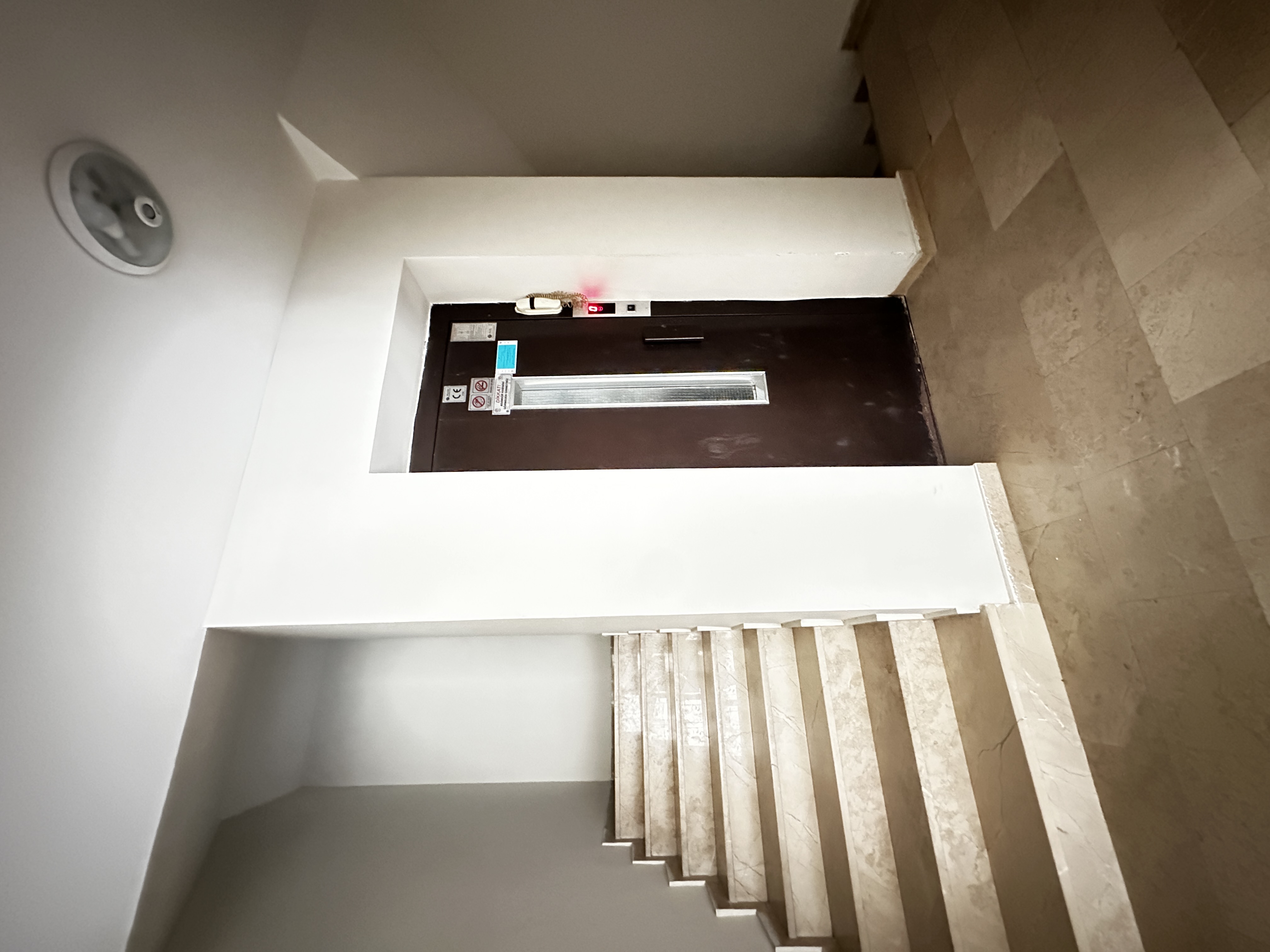 MABELGAYRİMENKUL İHSANİYE.MH MERKEZİ KONUMDA GENİŞ MUAZZAM DAİRE