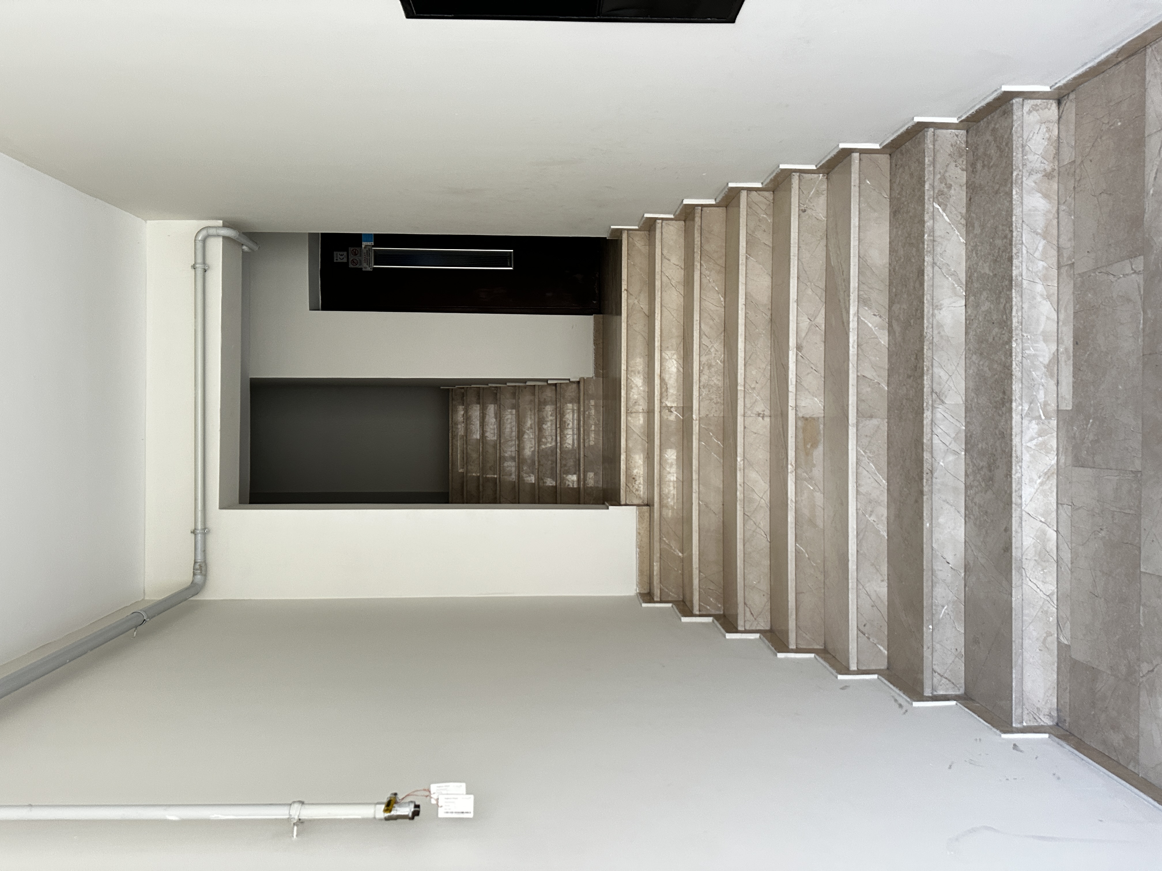 MABELGAYRİMENKUL İHSANİYE.MH MERKEZİ KONUMDA GENİŞ MUAZZAM DAİRE