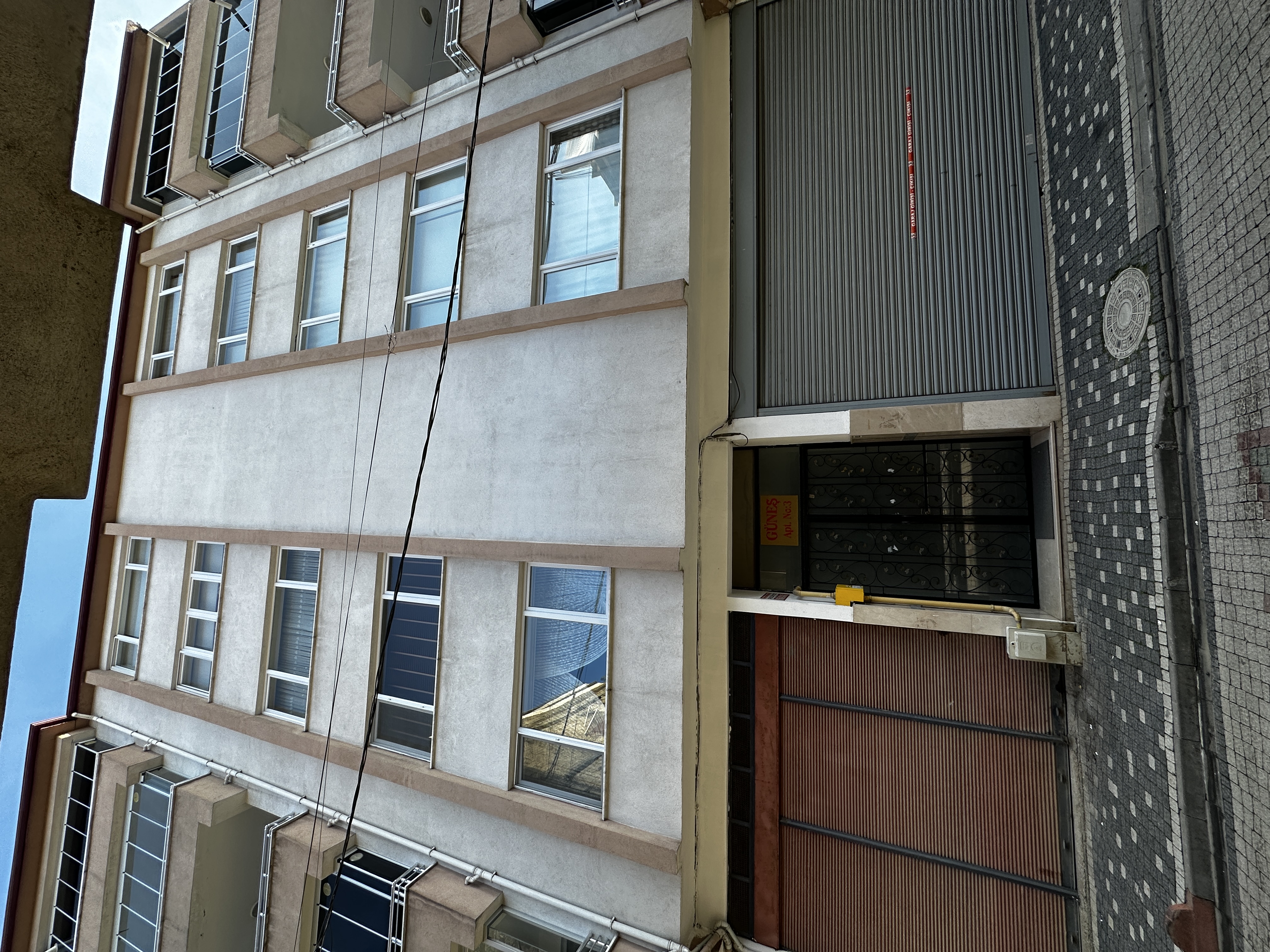 MABELGAYRİMENKUL İHSANİYE.MH MERKEZİ KONUMDA GENİŞ MUAZZAM DAİRE