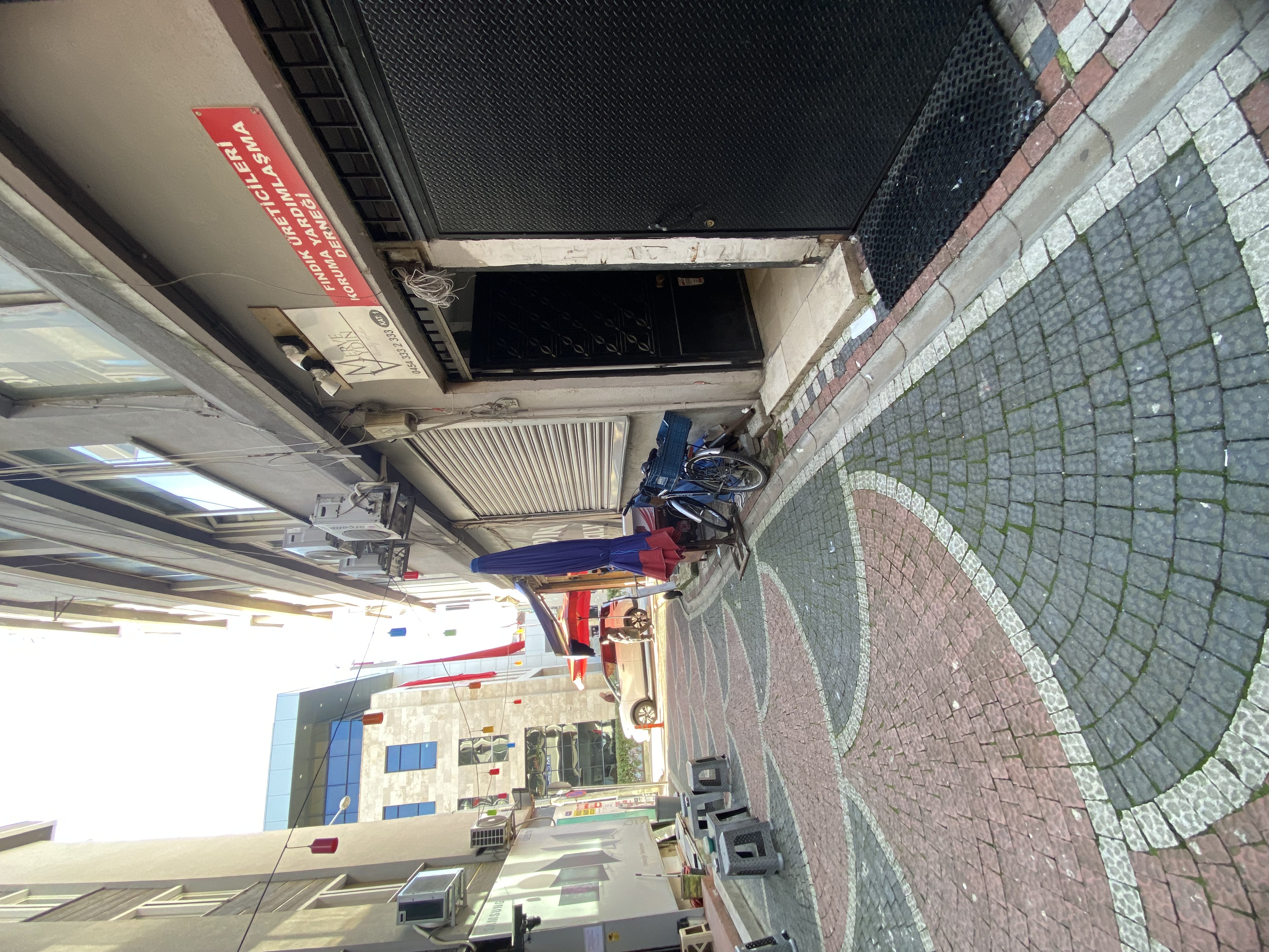 MEYDANDA KİRALIK DÜKKAN DEPO