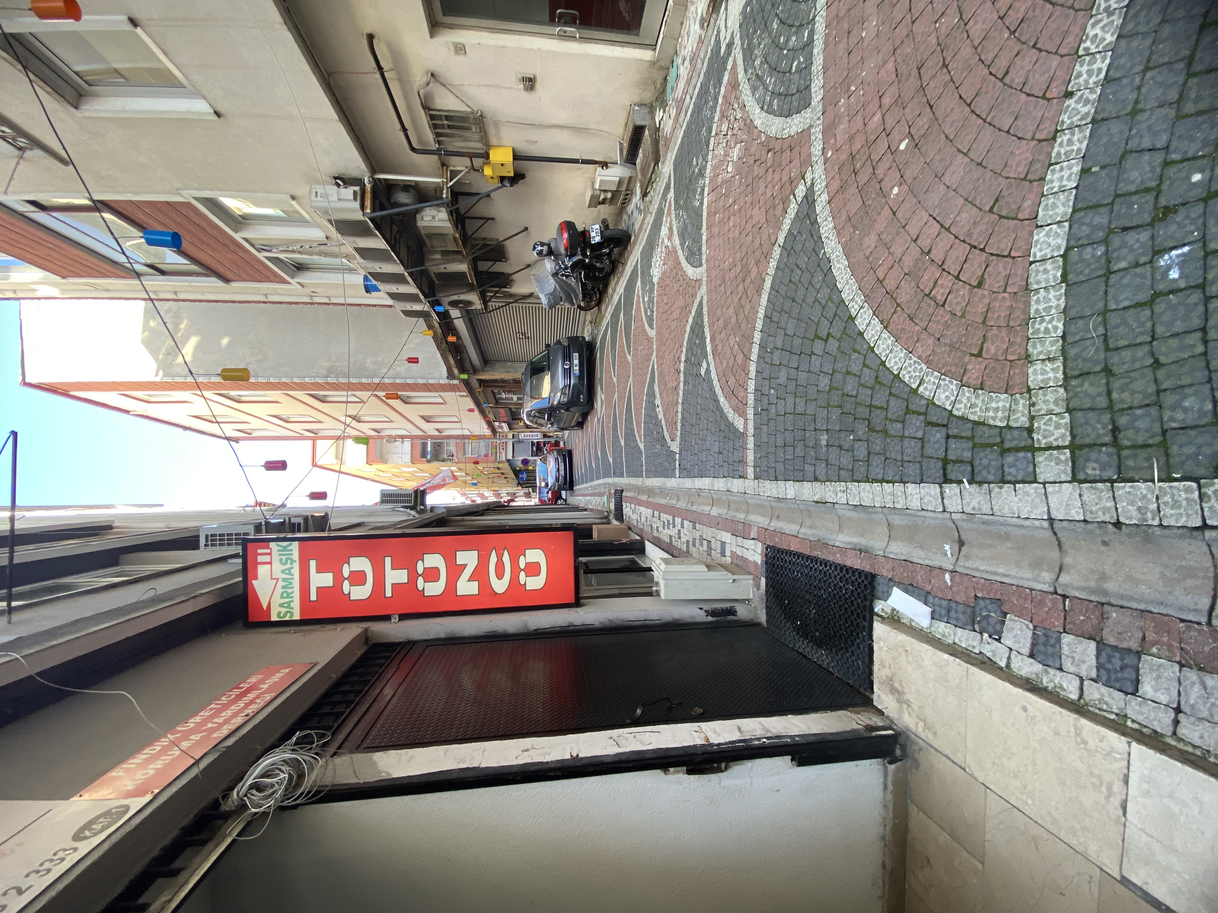 MEYDANDA KİRALIK DÜKKAN DEPO