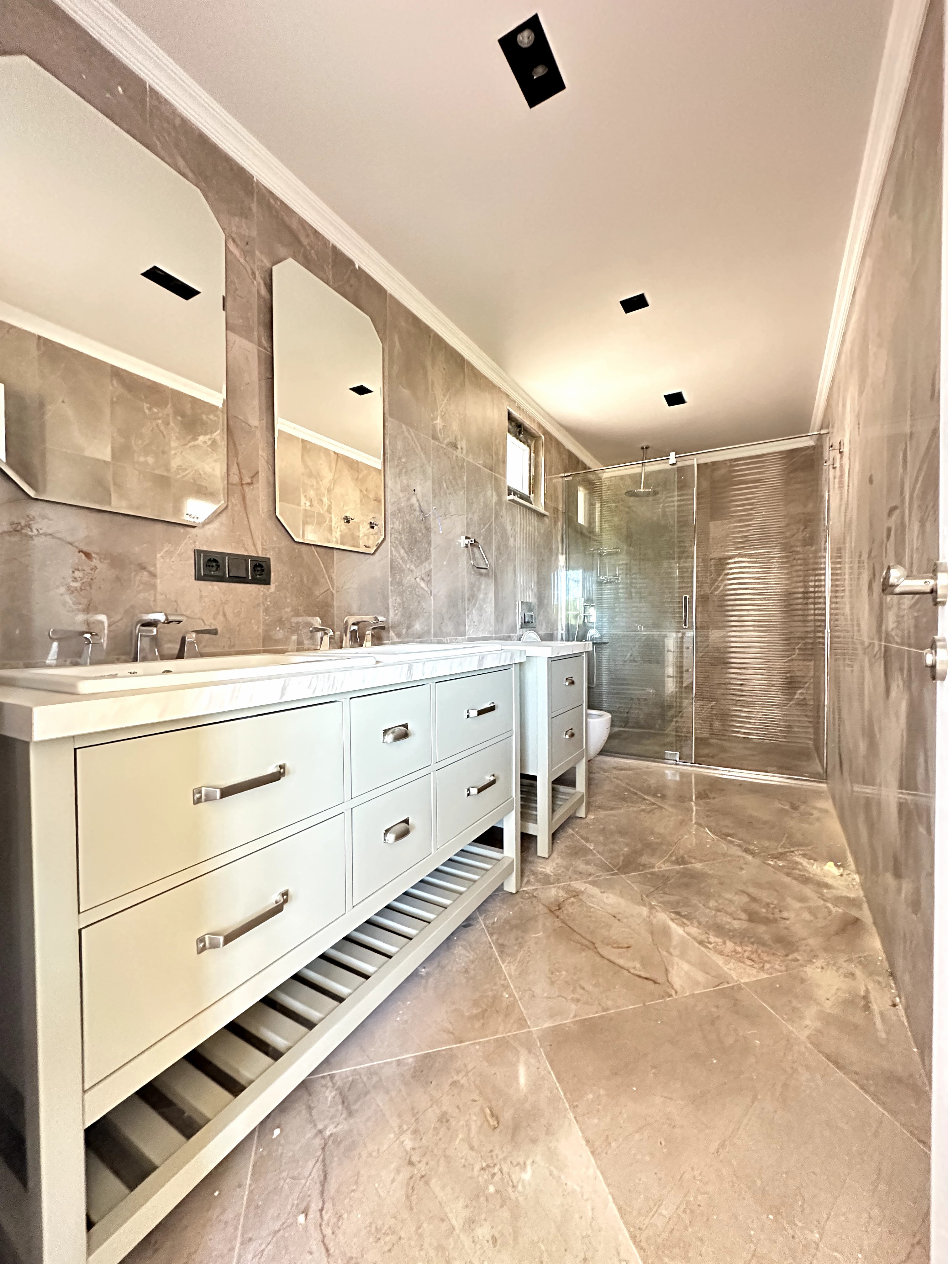 DUACIOĞLU MAHALLESİ DENİZ DOĞA MANZARALI LÜKS VİLLA