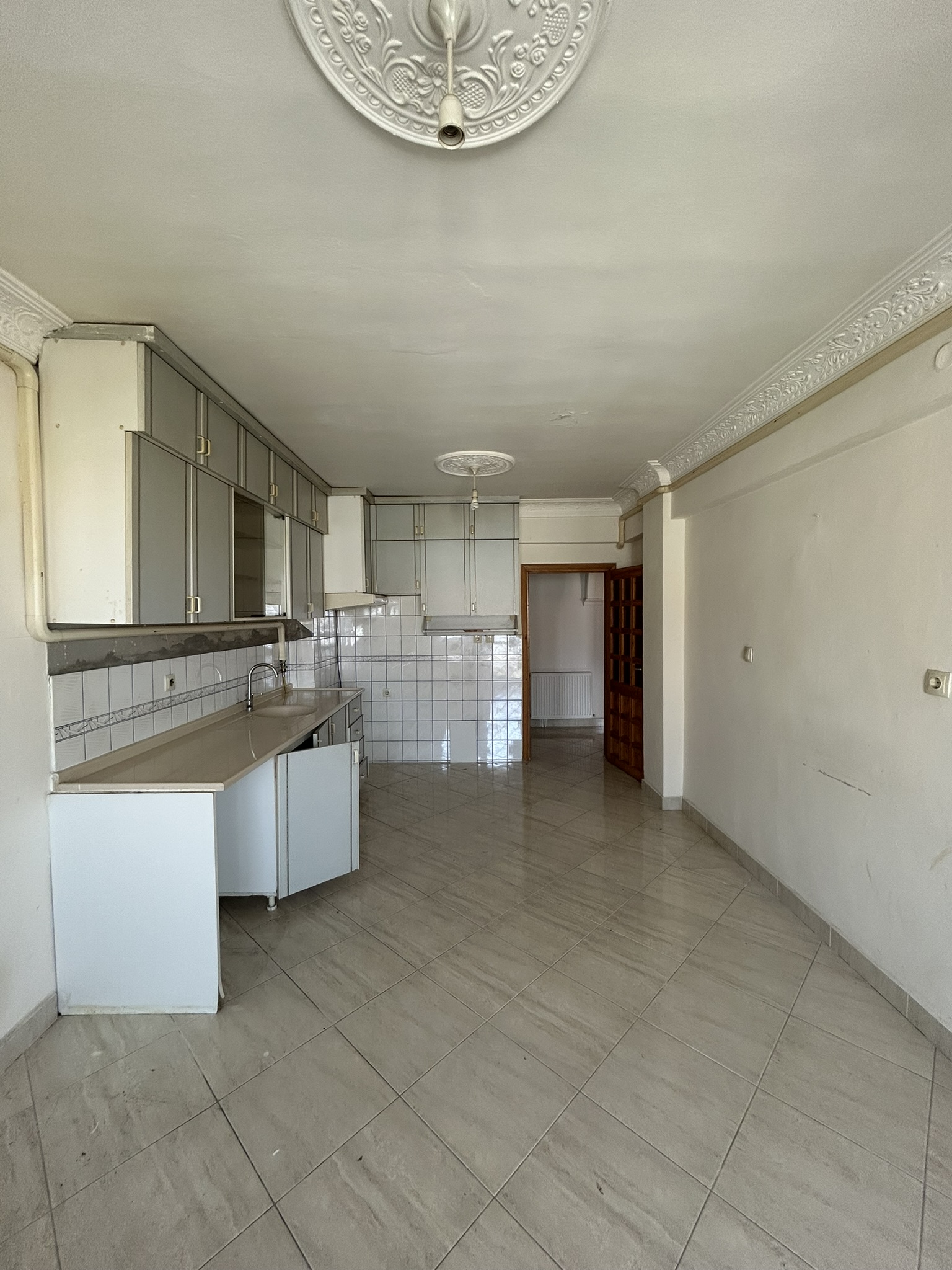 TEYYAREDÜZÜ 2+1 120M2 KİRALIK DAİRE