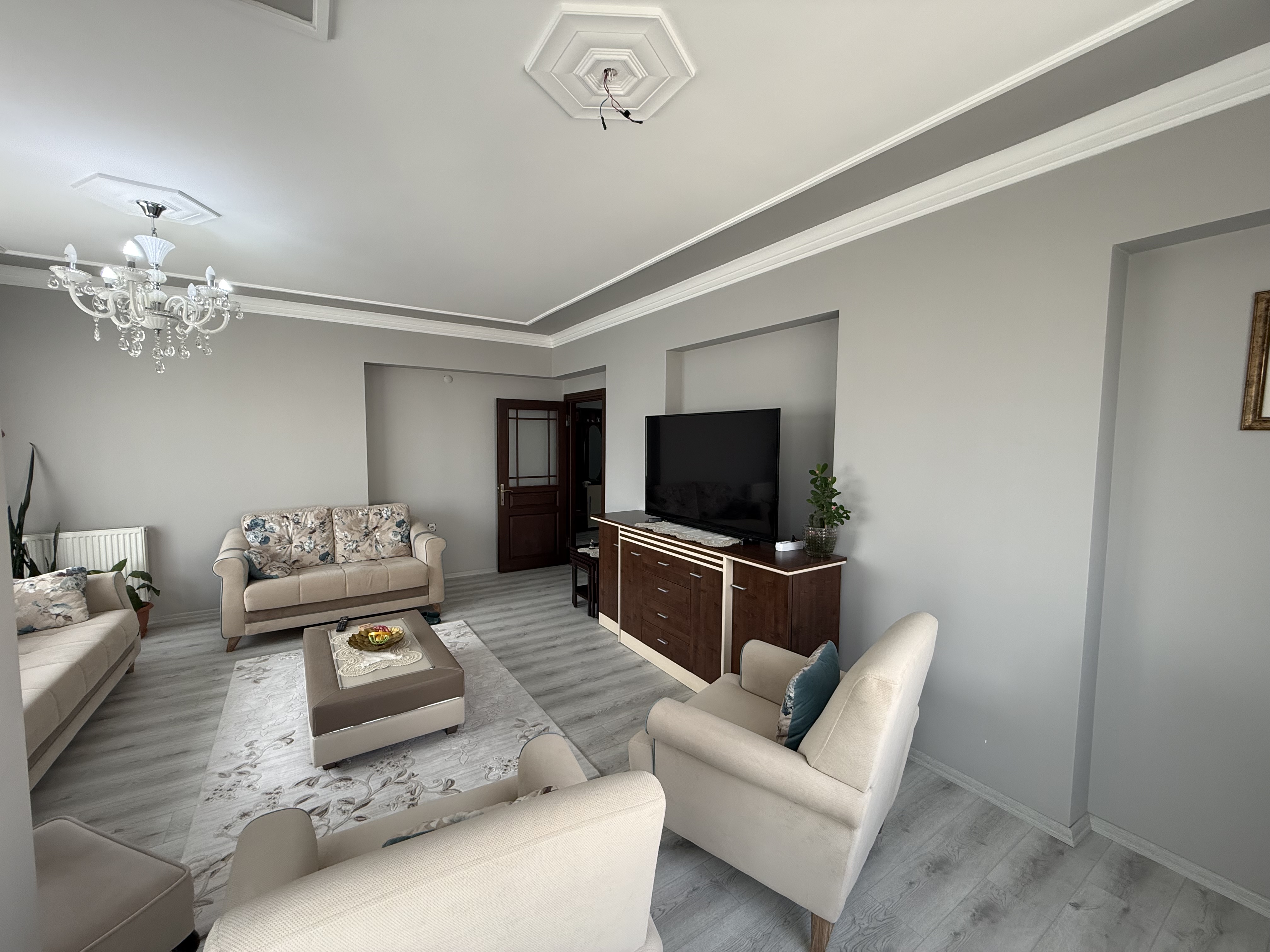 ÇUKURÇAYIR DA SATILIK 3+1 FIRSAT DAİRE