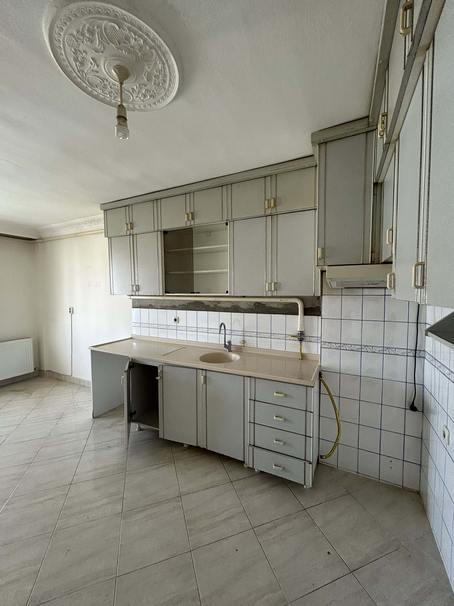 TEYYAREDÜZÜ 2+1 120M2 KİRALIK DAİRE