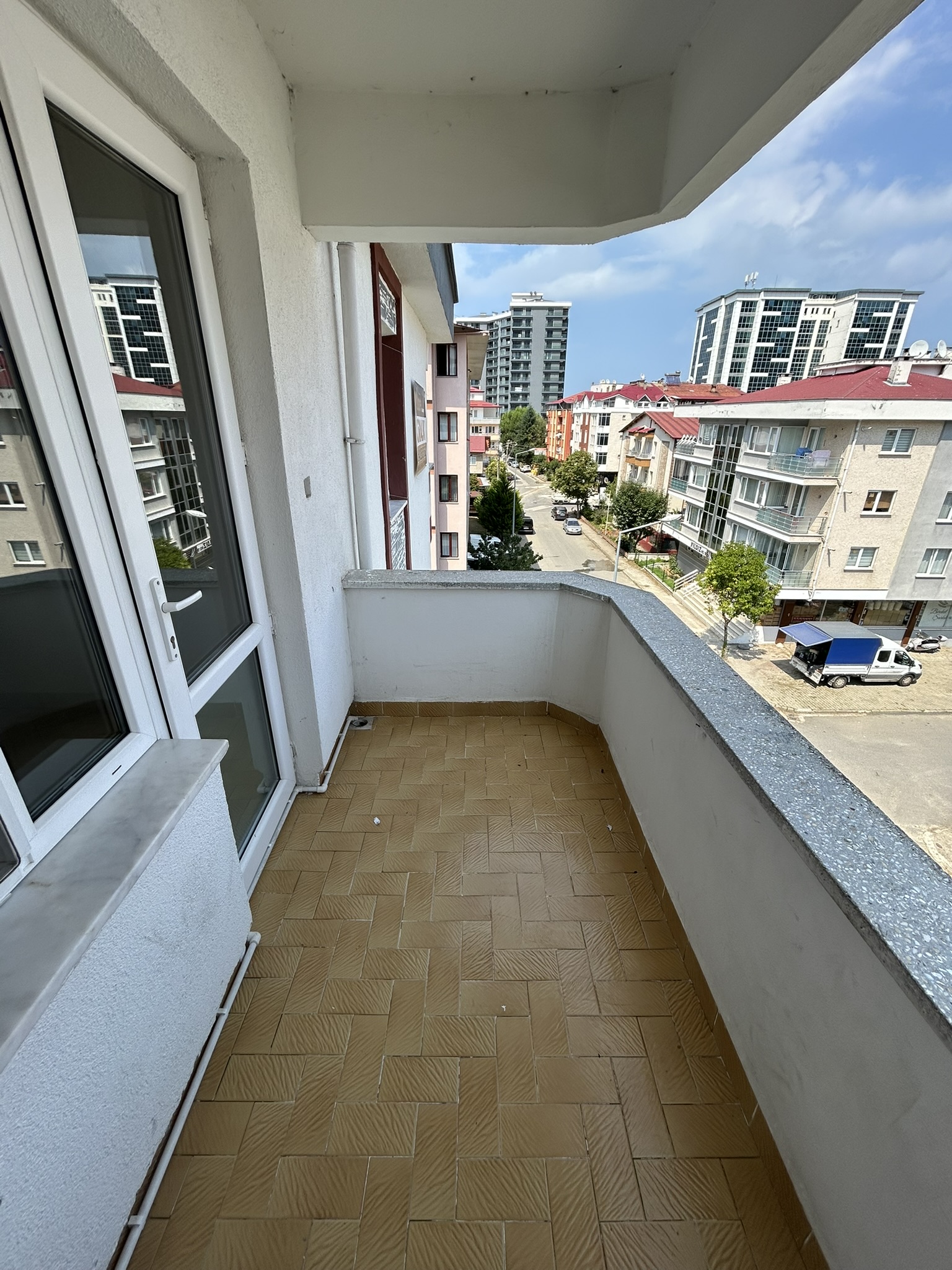 TEYYAREDÜZÜ 2+1 120M2 KİRALIK DAİRE