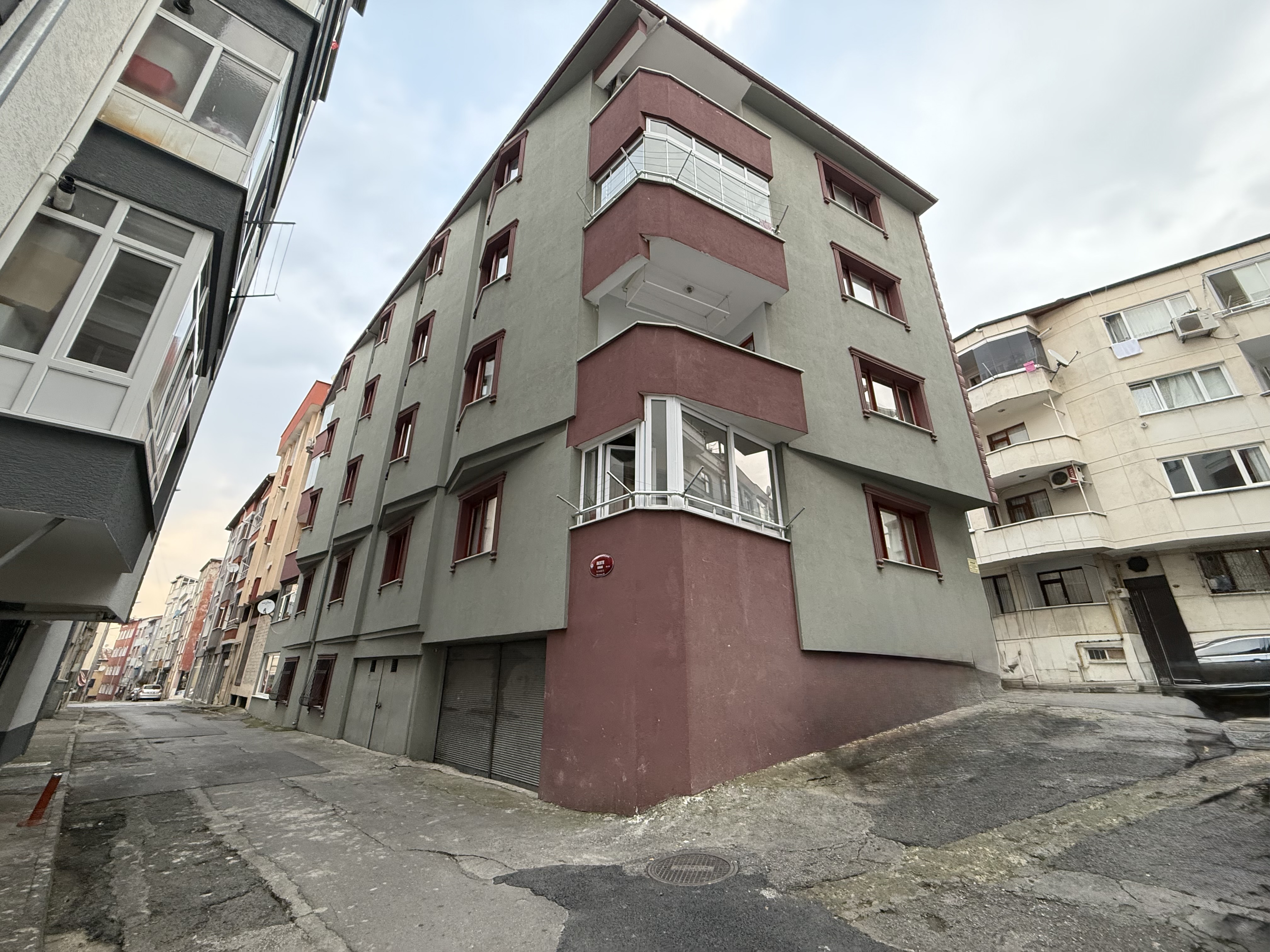 FATİH MAHALLESİNDE SATILIK 3+1 GENİŞ DAİRE