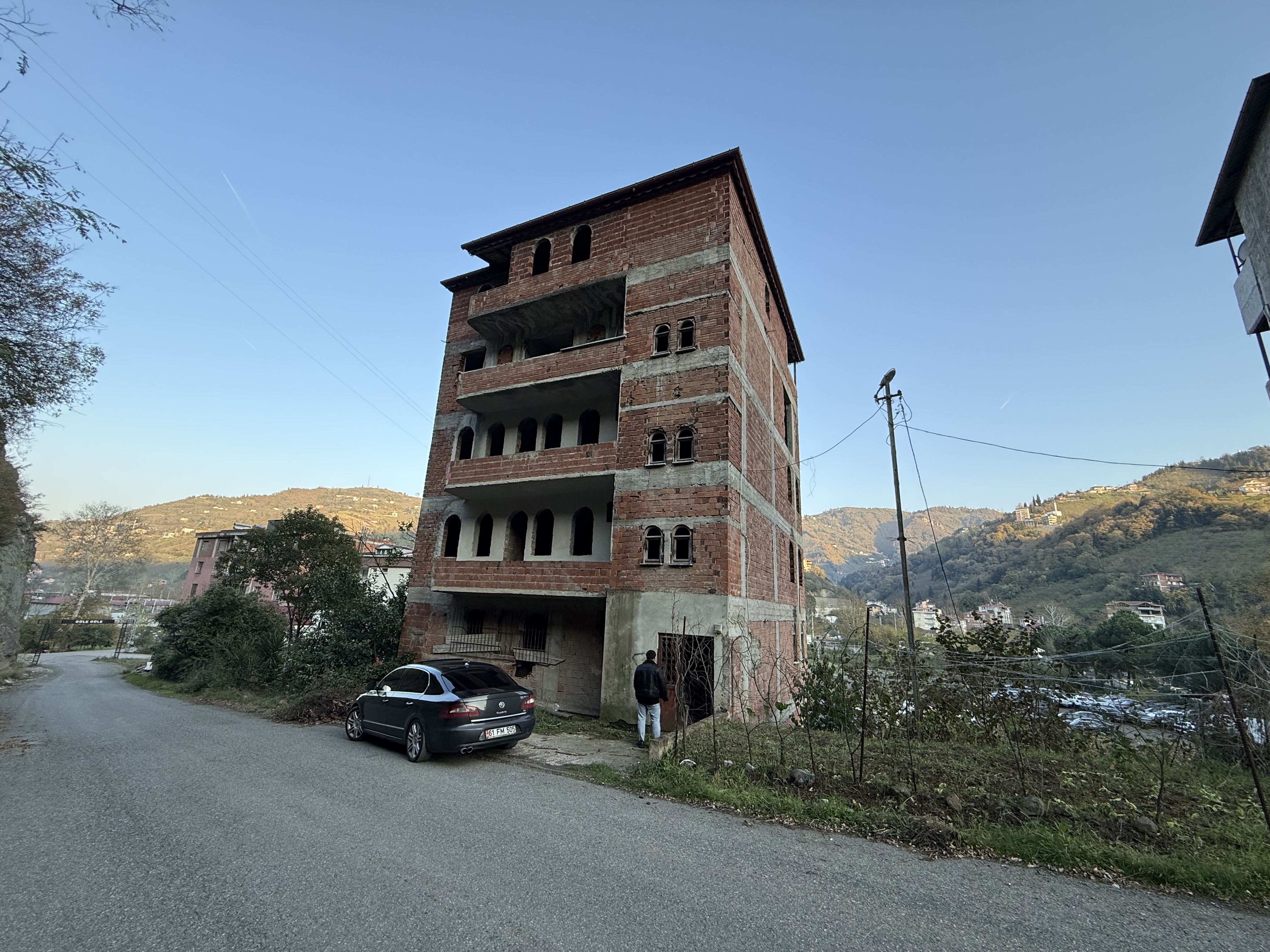 ÇAĞLAYAN DA SATILIK 5 KATLI KOMPLE BİNA