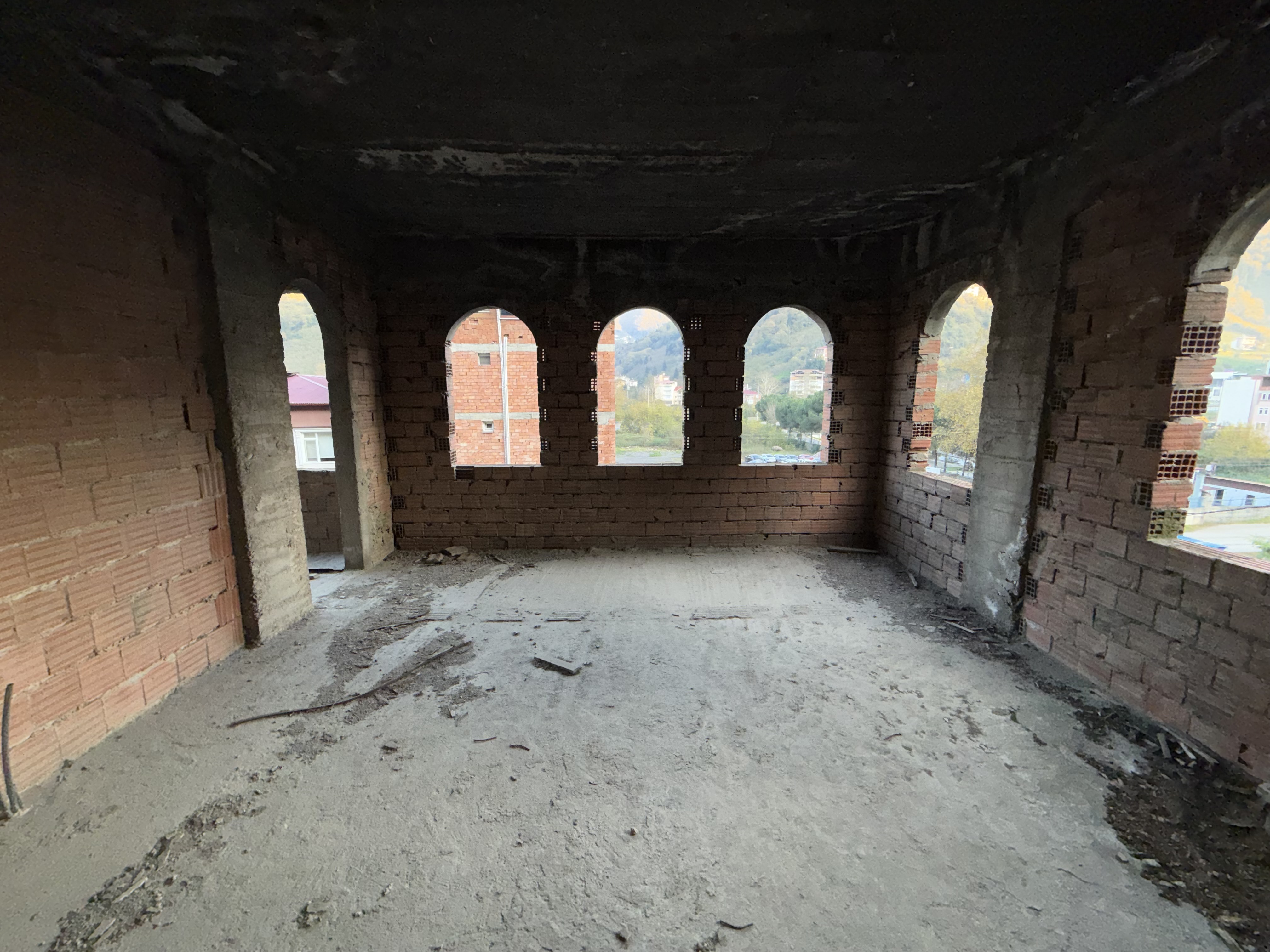 ÇAĞLAYAN DA SATILIK 5 KATLI KOMPLE BİNA