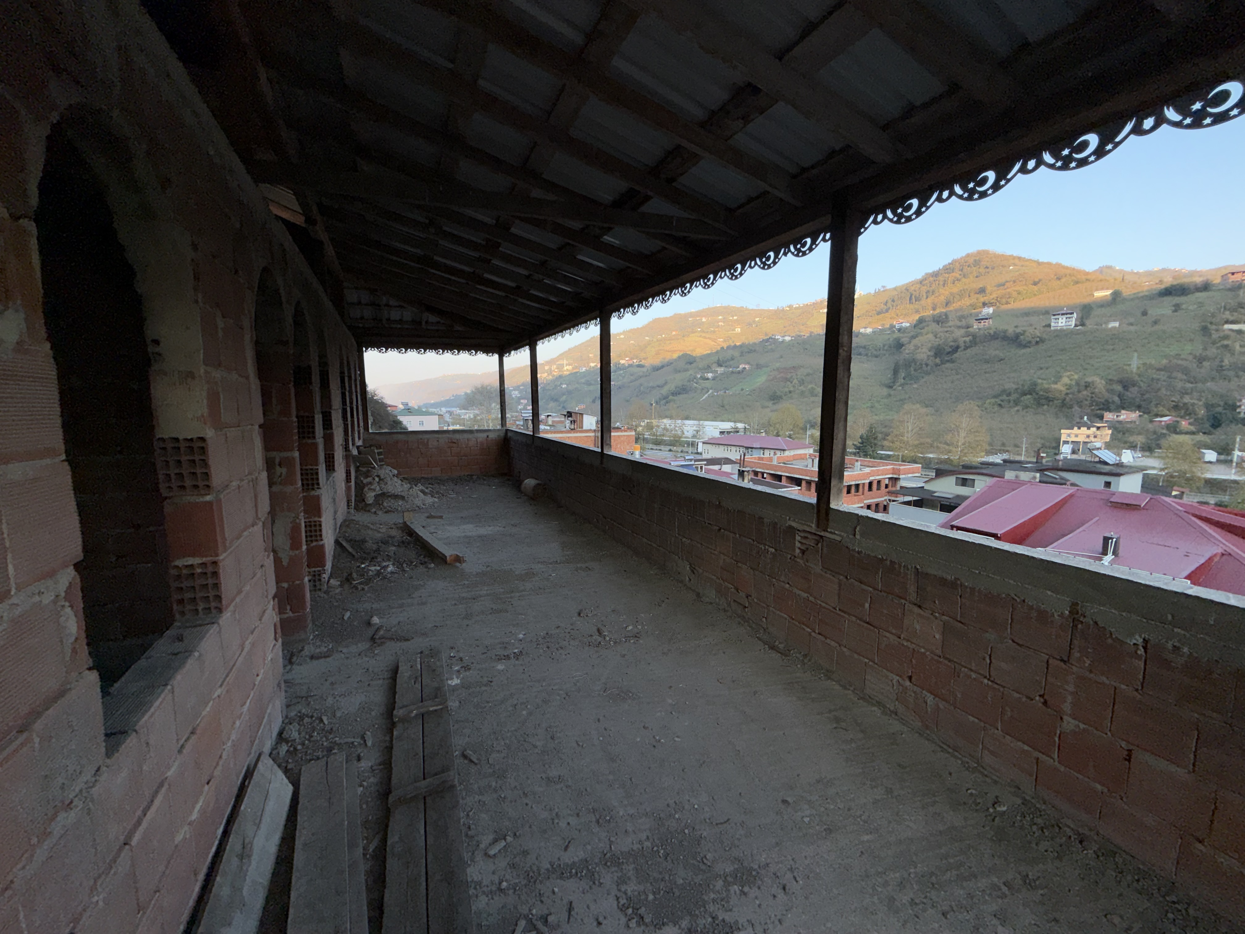 ÇAĞLAYAN DA SATILIK 5 KATLI KOMPLE BİNA