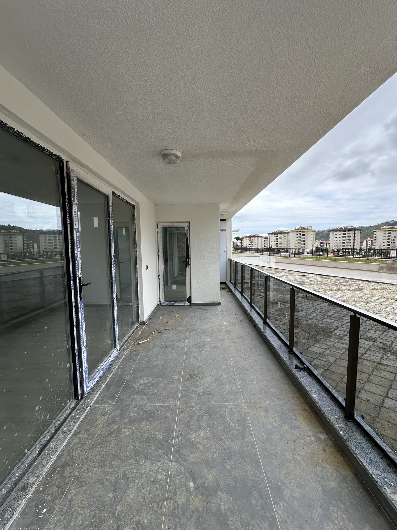 STADİUM CADDE EVLERİ A BLOK DAİRE 1 3+1 KİRALIK