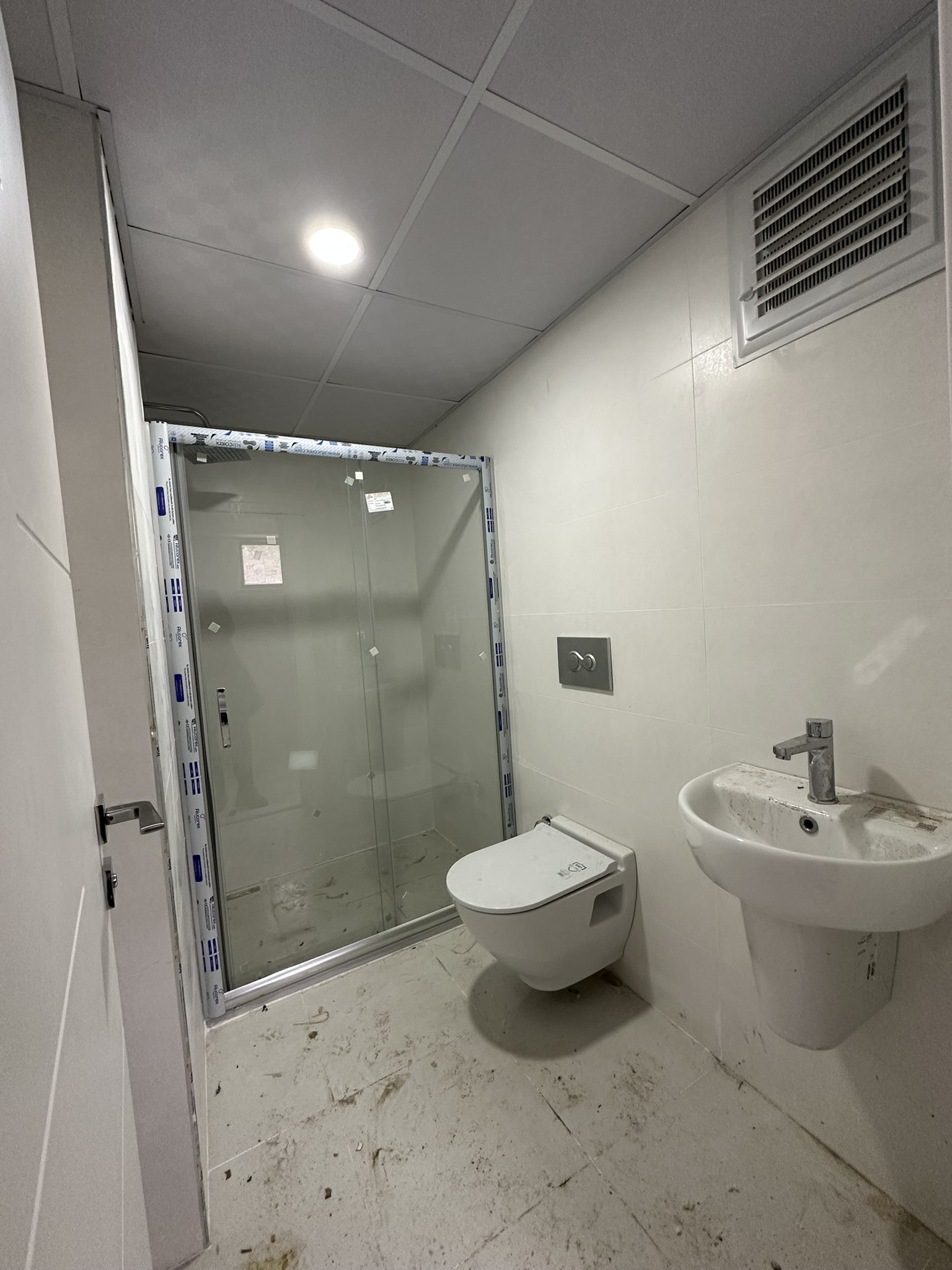 STADİUM CADDE EVLERİ A BLOK DAİRE 1 3+1 KİRALIK