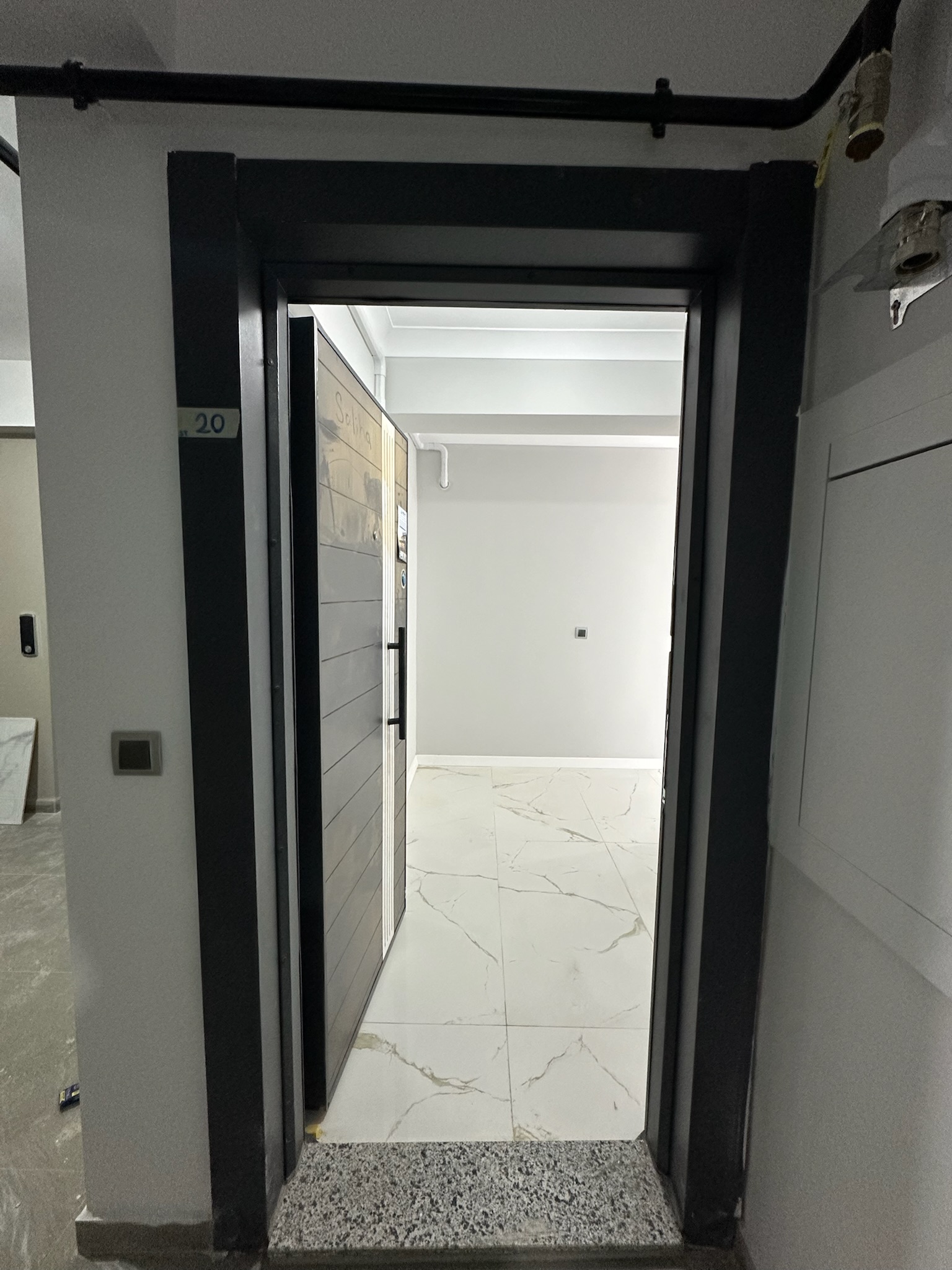 STADİUM CADDE EVLERİ C BLOK D. 20 2+1 KİRALIK