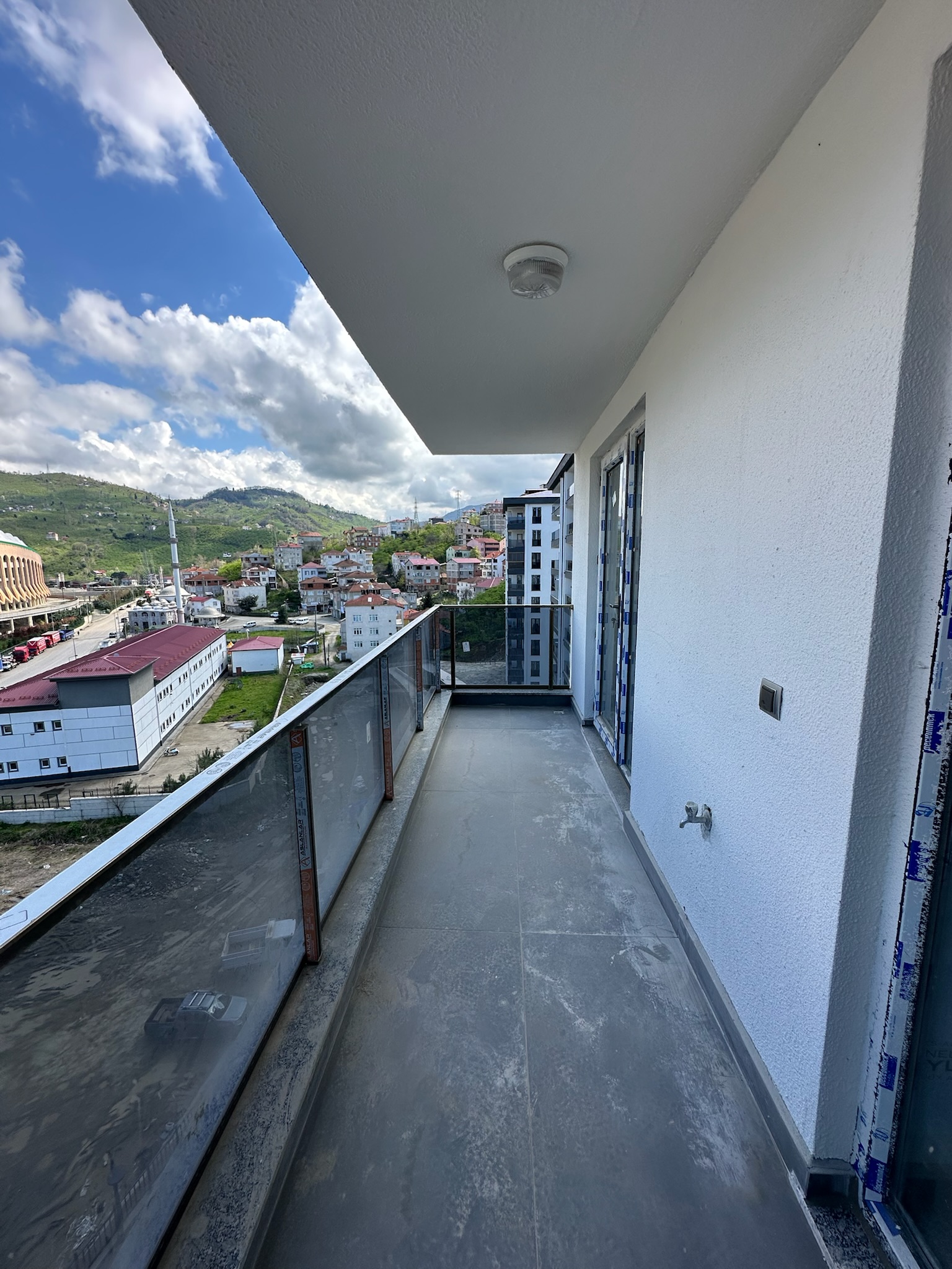 STADİUM CADDE EVLERİ C BLOK D. 20 2+1 KİRALIK