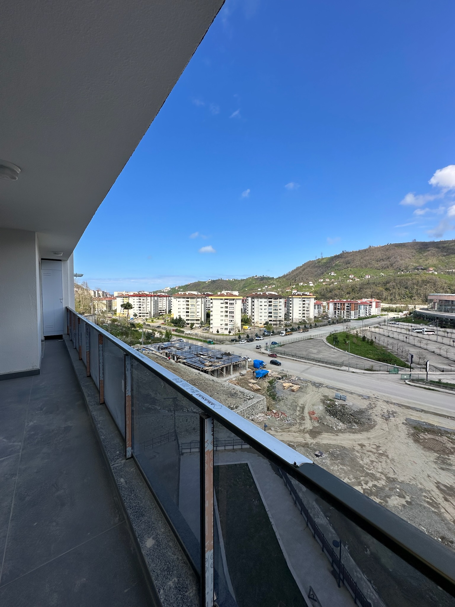 STADİUM CADDE EVLERİ C BLOK D. 20 2+1 KİRALIK