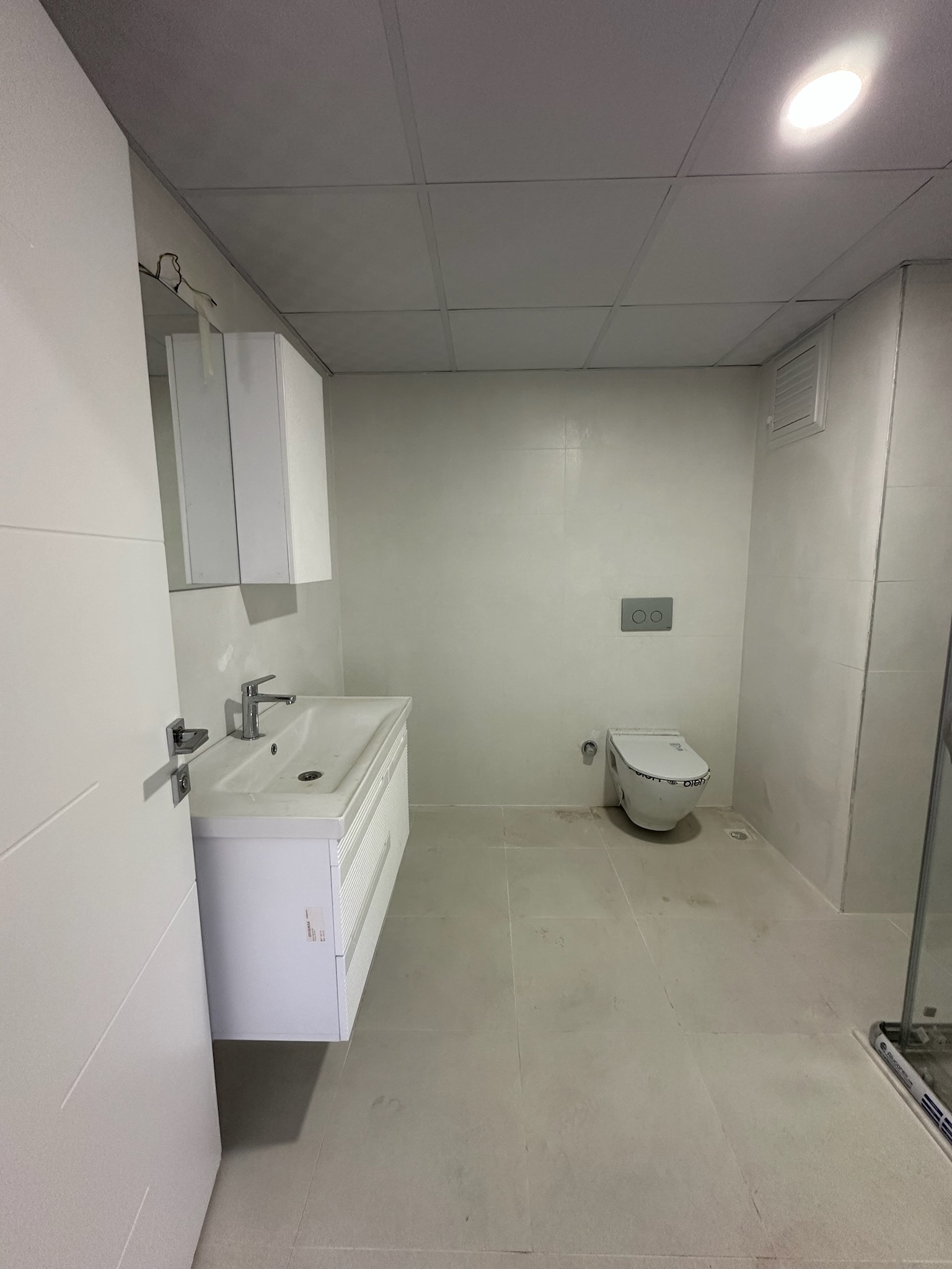 STADİUM CADDE EVLERİ C BLOK D. 20 2+1 KİRALIK