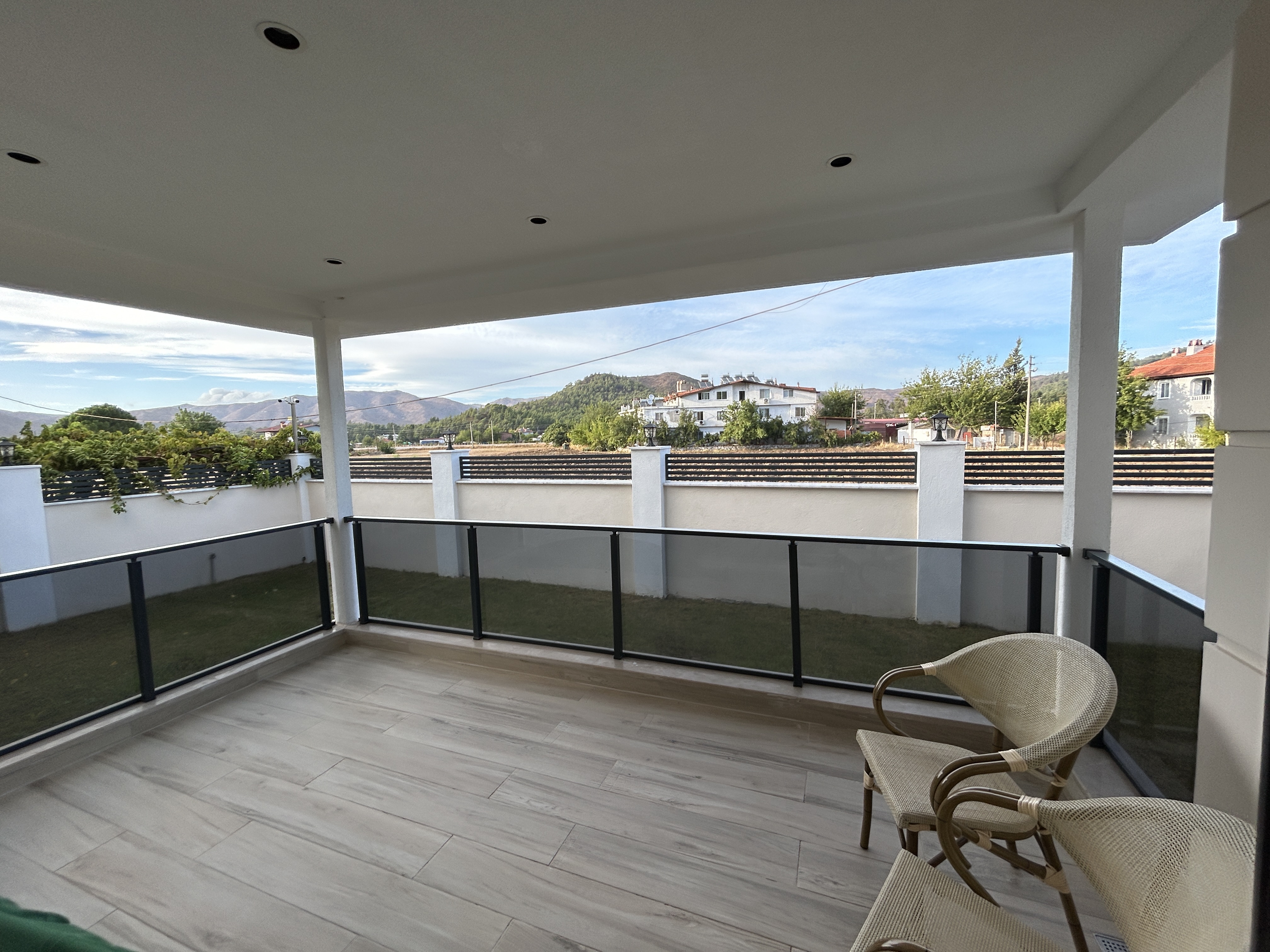 MARMARİS DEĞİRMENYANINDA, 441M2 ARSA İÇİNDE,  ÖZEL OTOPARKLI,  HAVUZLU TAM MÜSTAKİL 4+1 VİLLA