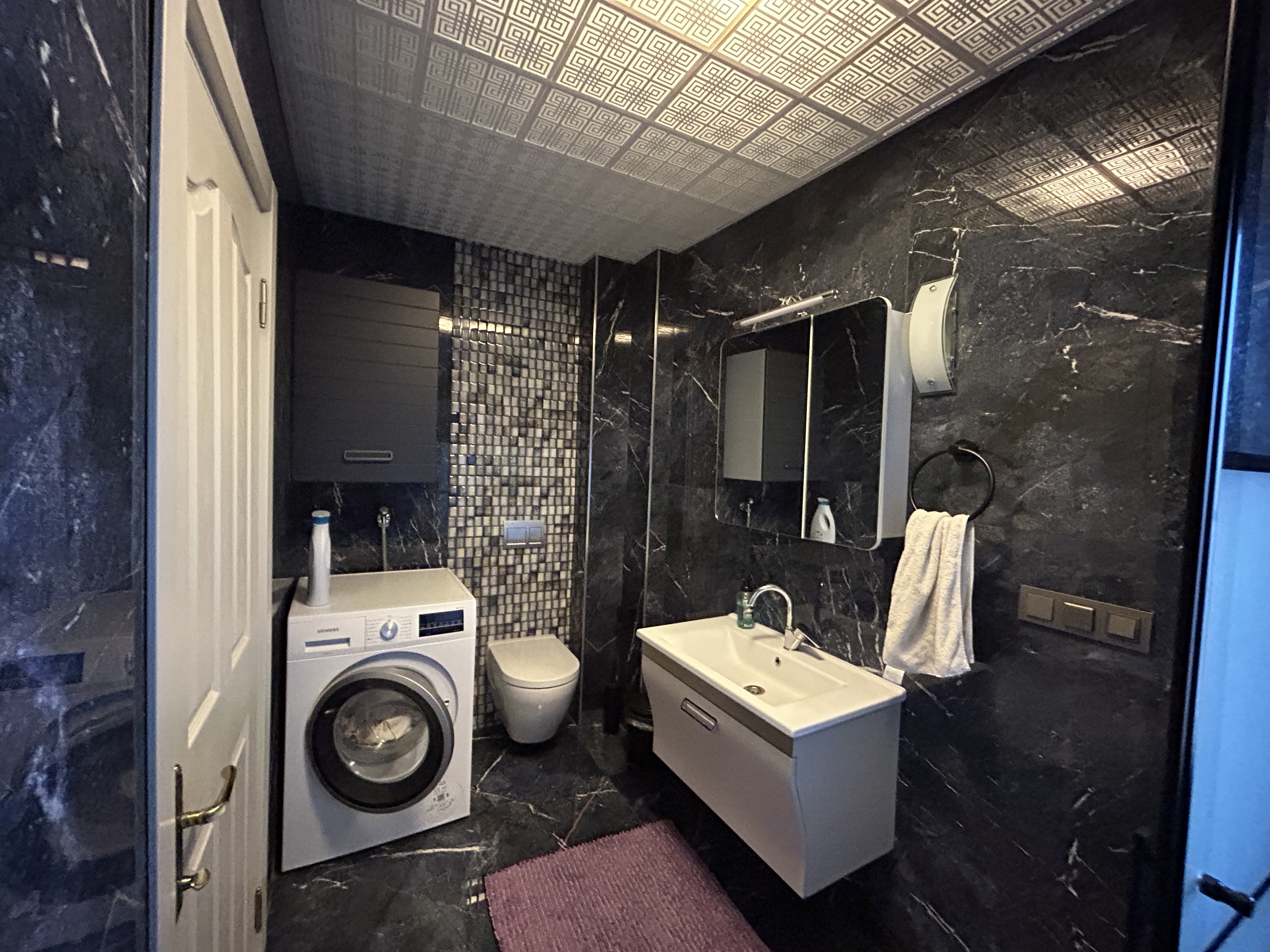 MARMARİS DEĞİRMENYANINDA, 441M2 ARSA İÇİNDE,  ÖZEL OTOPARKLI,  HAVUZLU TAM MÜSTAKİL 4+1 VİLLA