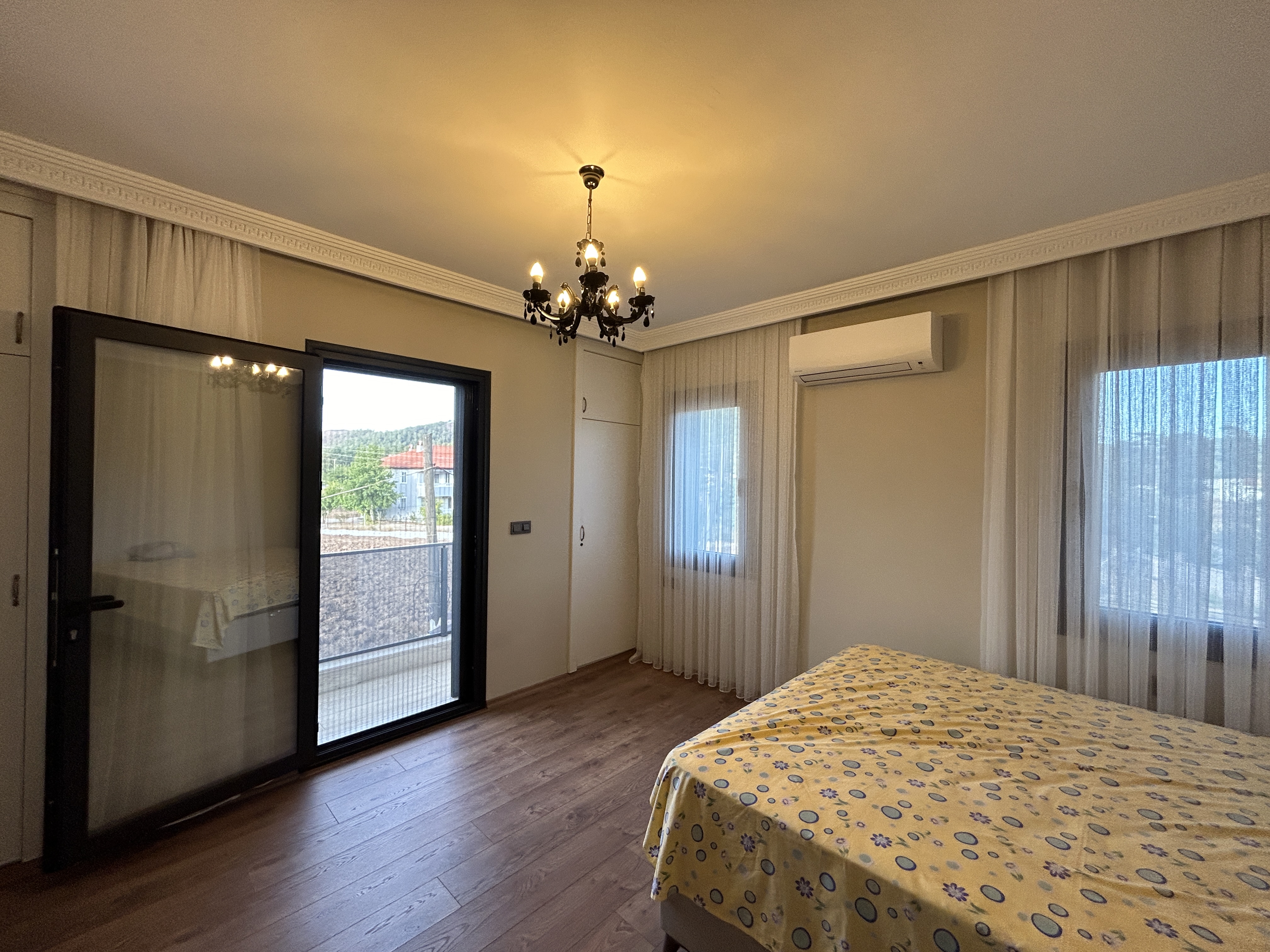 MARMARİS DEĞİRMENYANINDA, 441M2 ARSA İÇİNDE,  ÖZEL OTOPARKLI,  HAVUZLU TAM MÜSTAKİL 4+1 VİLLA