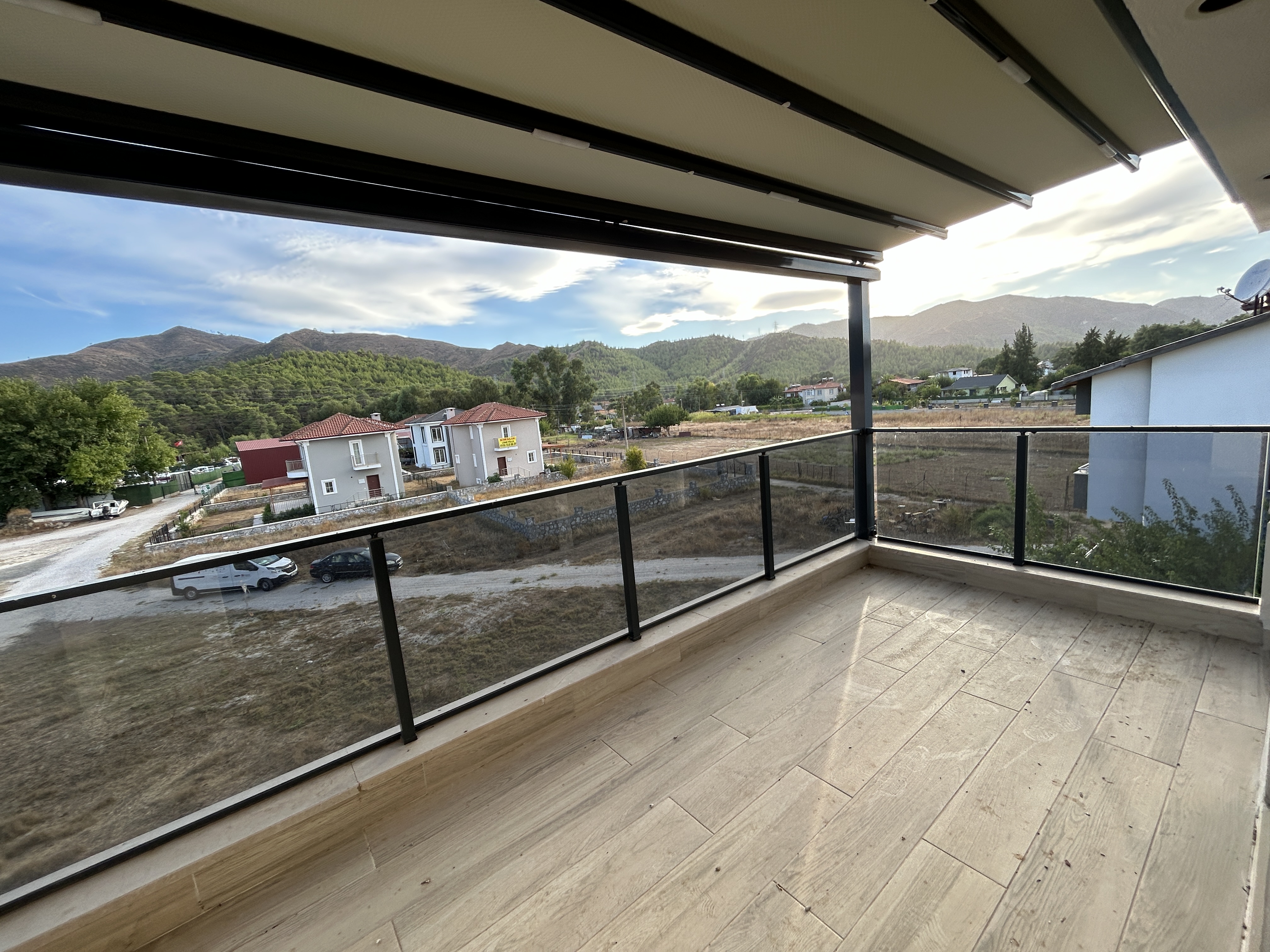 MARMARİS DEĞİRMENYANINDA, 441M2 ARSA İÇİNDE,  ÖZEL OTOPARKLI,  HAVUZLU TAM MÜSTAKİL 4+1 VİLLA