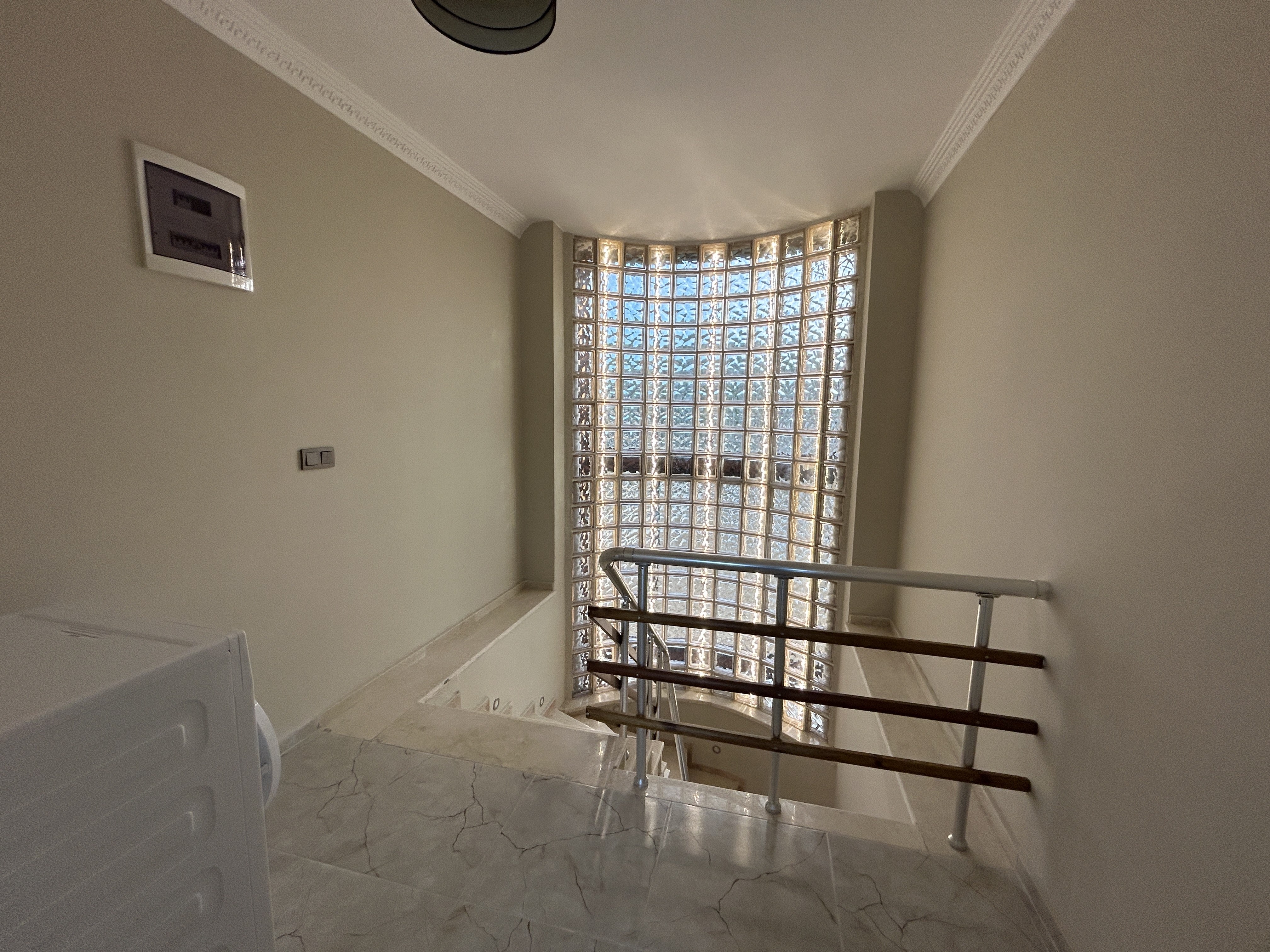 MARMARİS DEĞİRMENYANINDA, 441M2 ARSA İÇİNDE,  ÖZEL OTOPARKLI,  HAVUZLU TAM MÜSTAKİL 4+1 VİLLA