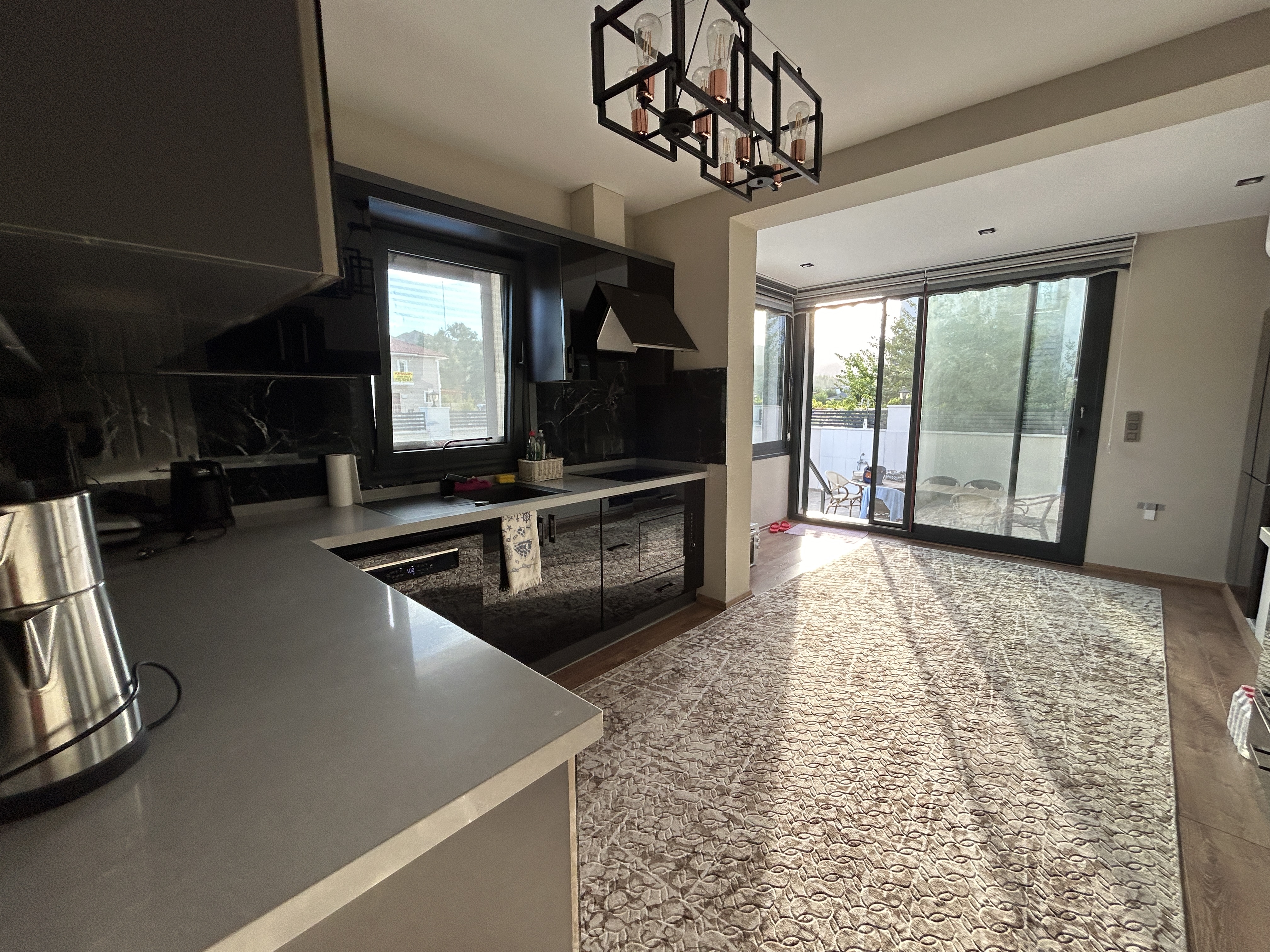 MARMARİS DEĞİRMENYANINDA, 441M2 ARSA İÇİNDE,  ÖZEL OTOPARKLI,  HAVUZLU TAM MÜSTAKİL 4+1 VİLLA