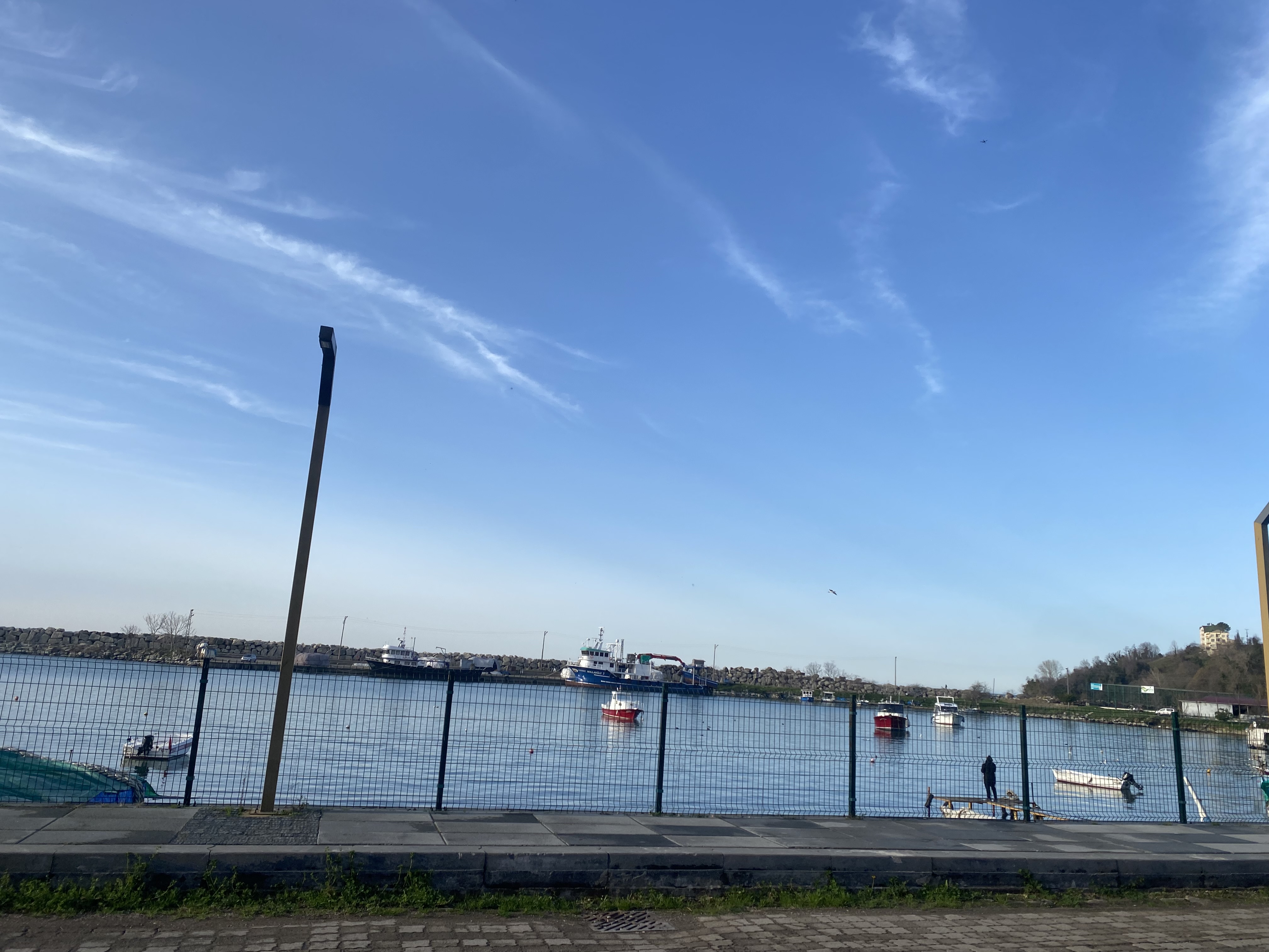 YALIKÖY SAHİL KENARI ARSA