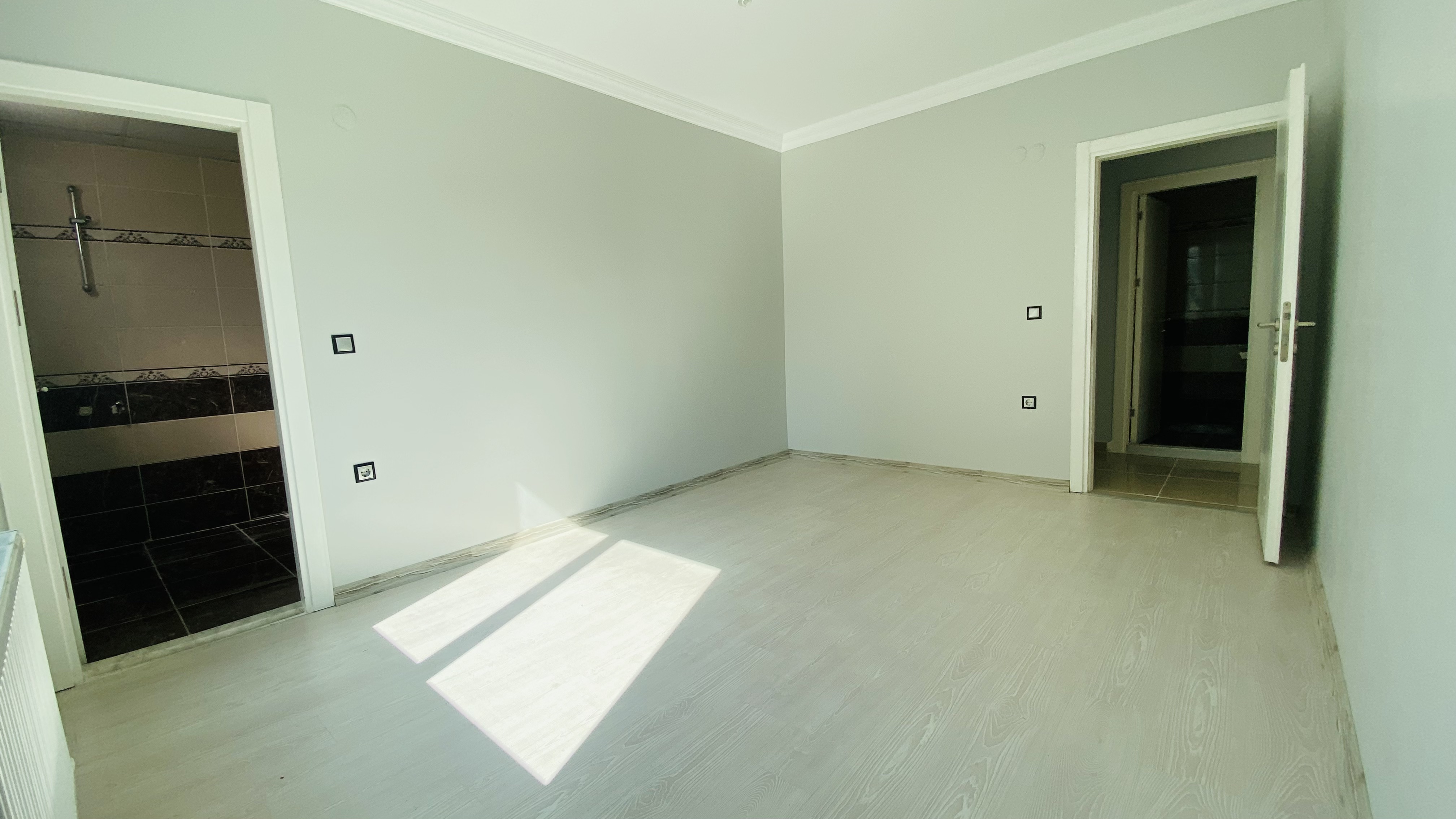 DENİZEVLERİ TRAMVAYA 25O M MESAFEDE 3+1 DAİRE