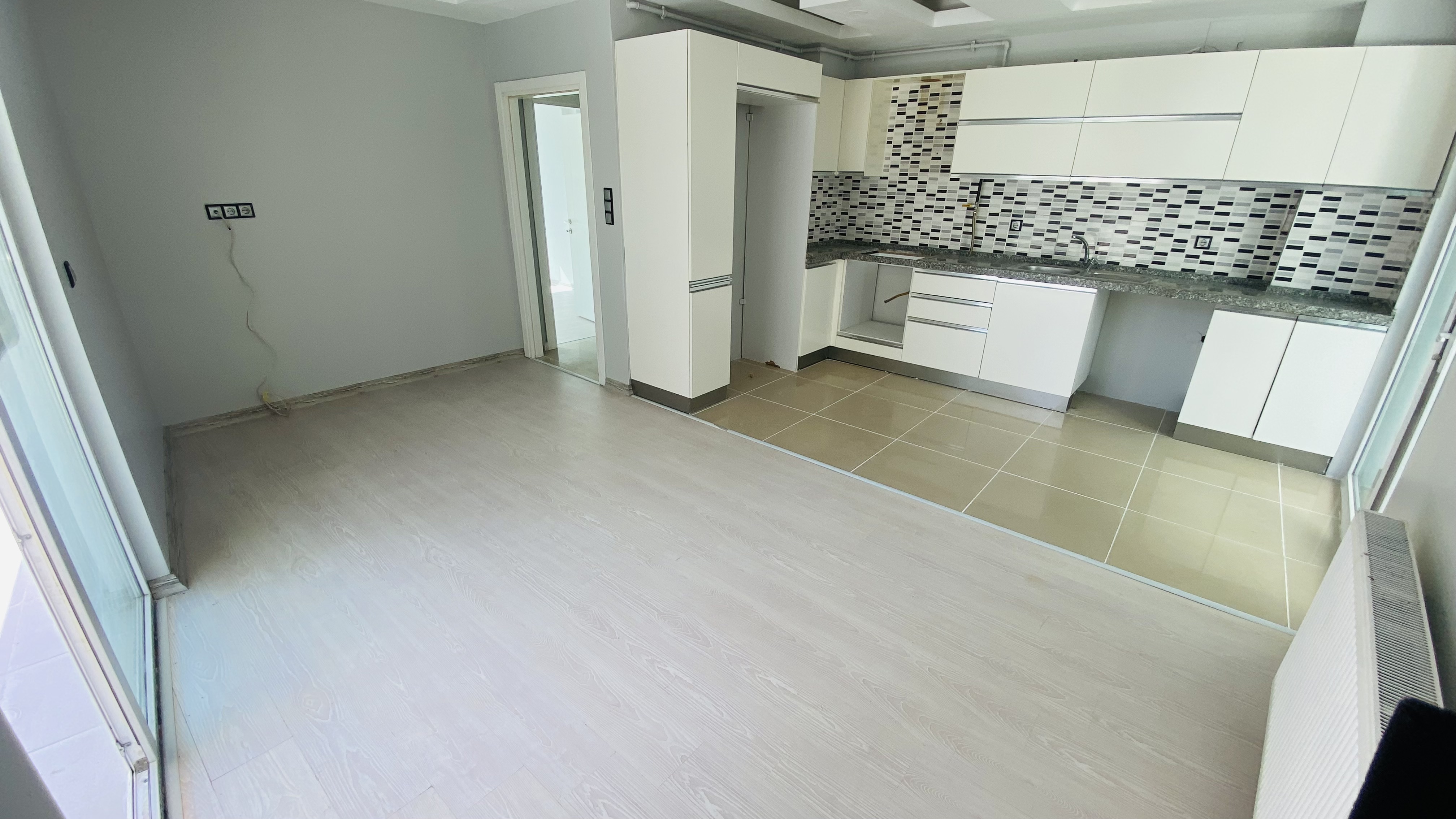 DENİZEVLERİ TRAMVAYA 25O M MESAFEDE 3+1 DAİRE