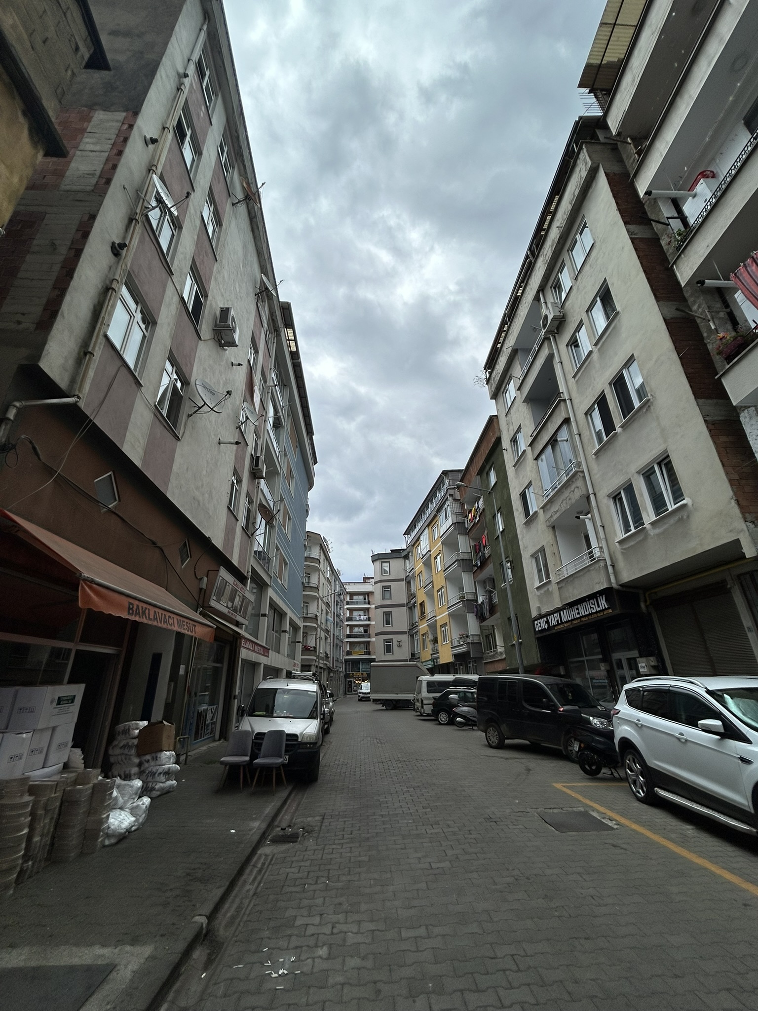 HACISİYAM SAZGEÇİT SOKAK DUBLEKS DAİRE SATILIK