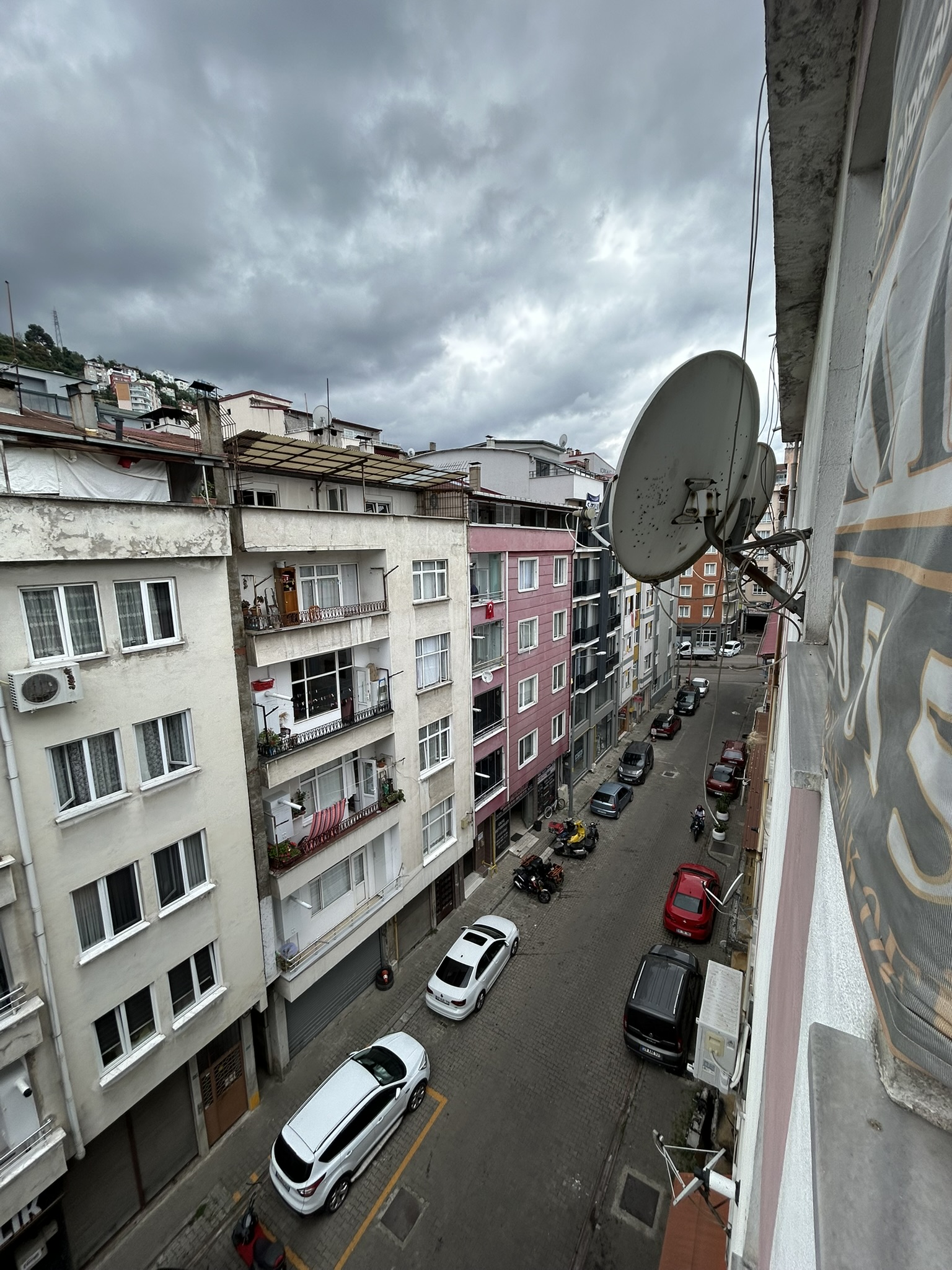 HACISİYAM SAZGEÇİT SOKAK DUBLEKS DAİRE SATILIK