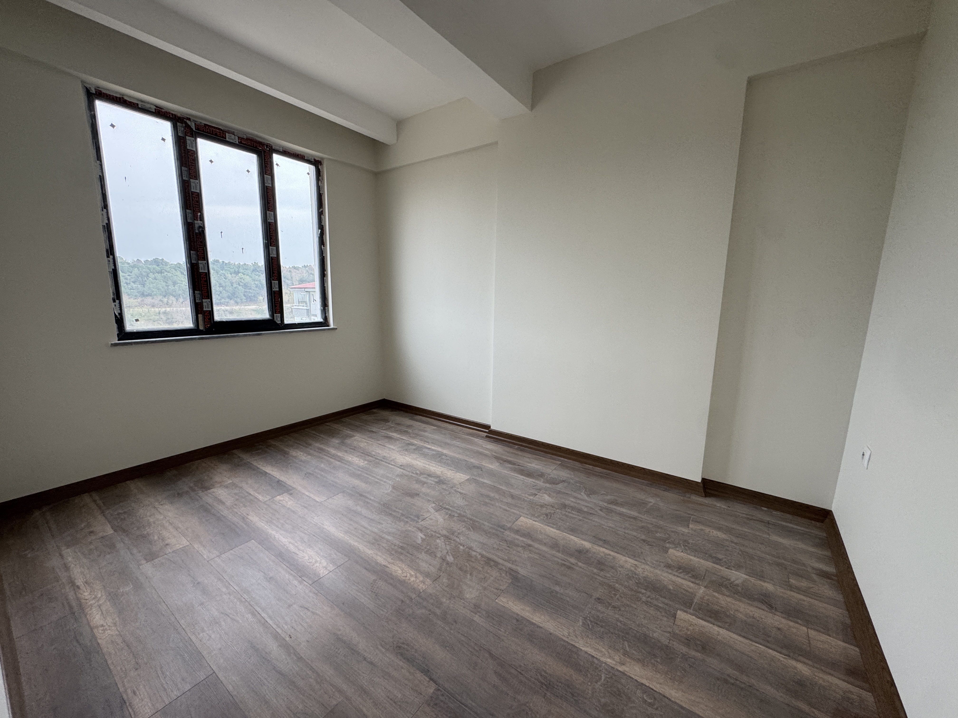 IHLAMUR CAFE YANINDA EŞYALI SIFIR KİRALIK 1+1 DAİRE