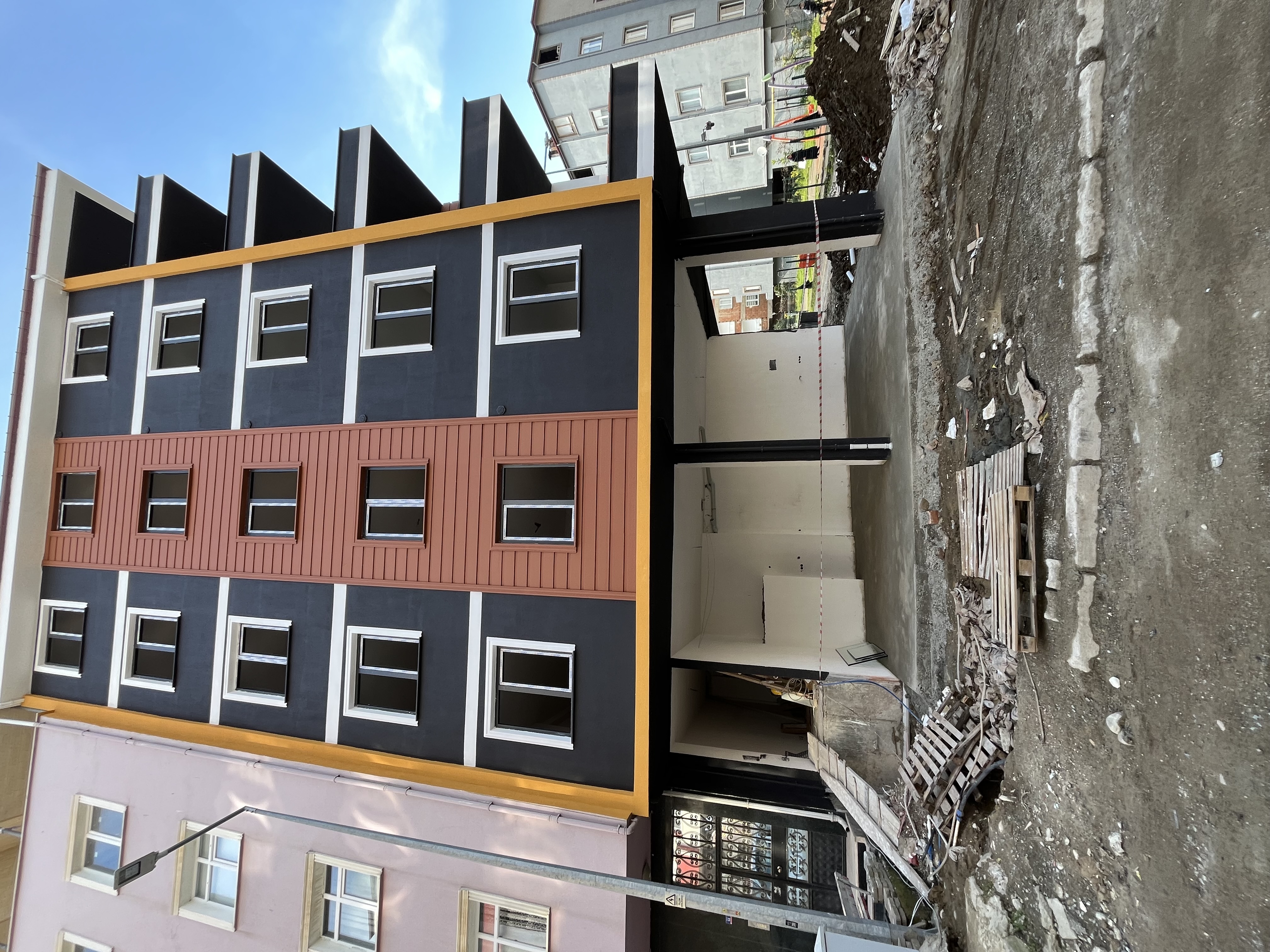 MABEL'DEN SANAYİ MAHALLESİ SAHİLE YAKIN 1+1 SATILIK DAİRE