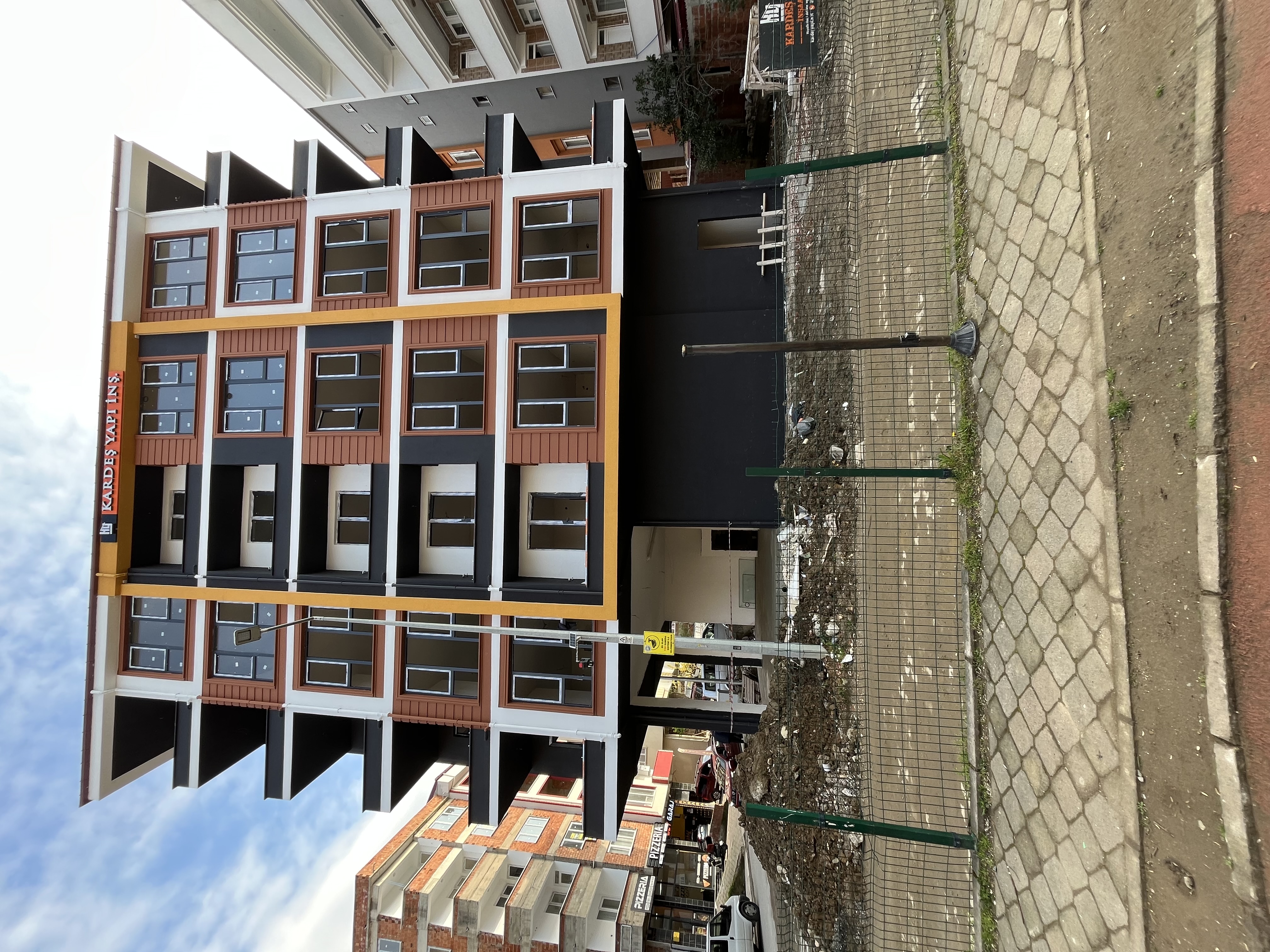 MABEL'DEN SANAYİ MAHALLESİ SAHİLE YAKIN 1+1 SATILIK DAİRE
