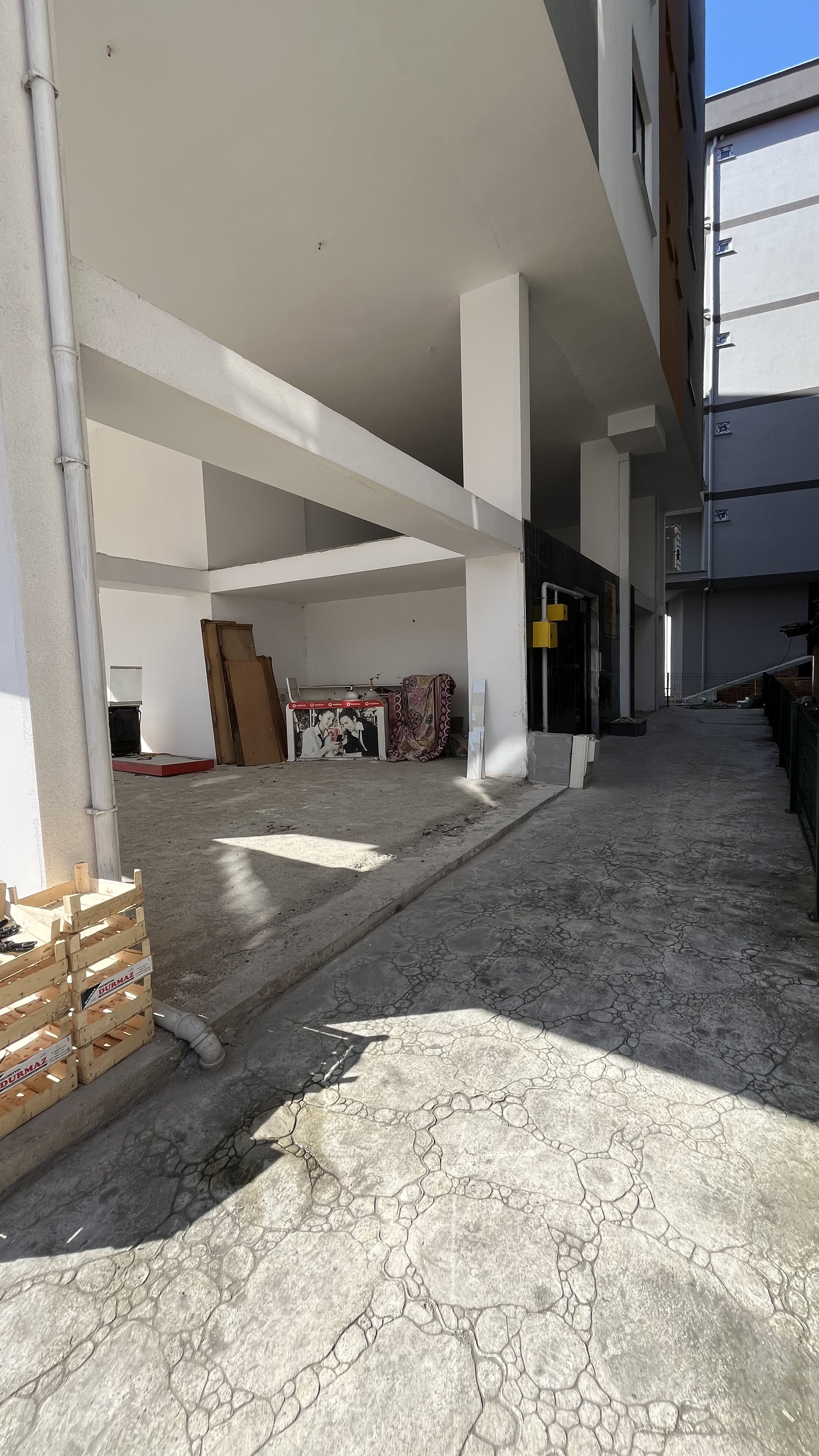 MABEL'DEN ANA CADDE ÜZERİNDE FIRSAT 2 KATLI KİRALIK DÜKKAN