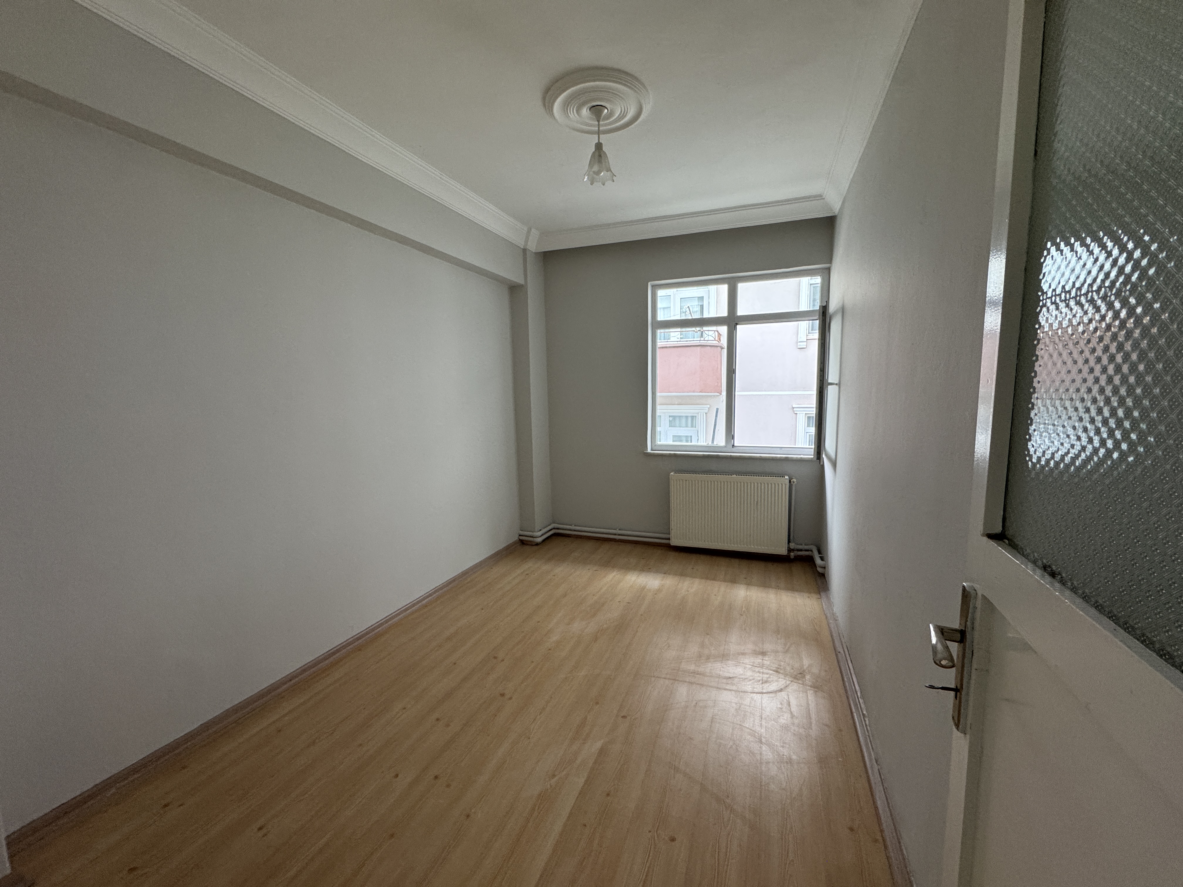 LOZAN CADDESİNE 2. BİNA KİRALIK DAİRE
