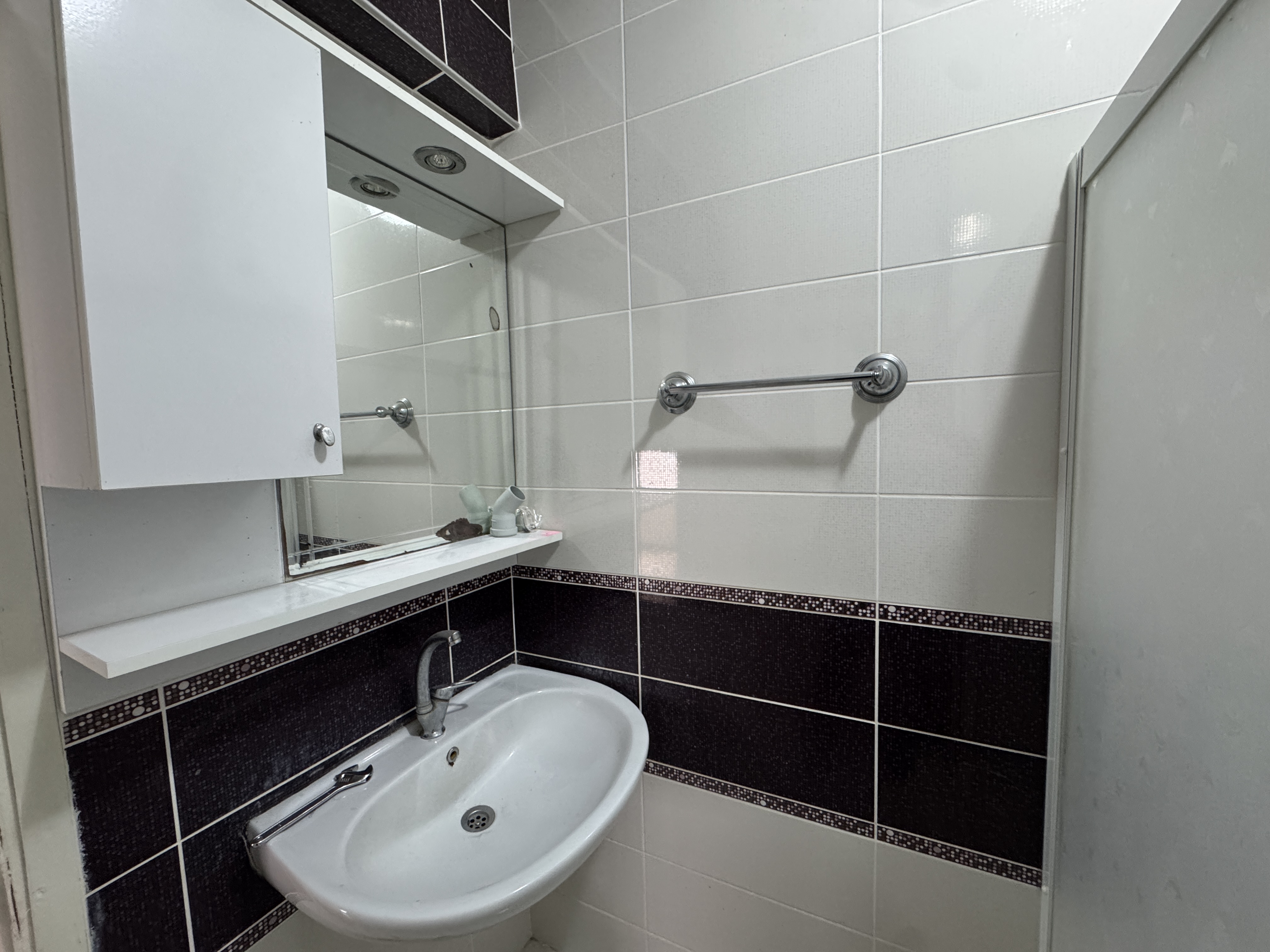 LOZAN CADDESİNE 2. BİNA KİRALIK DAİRE