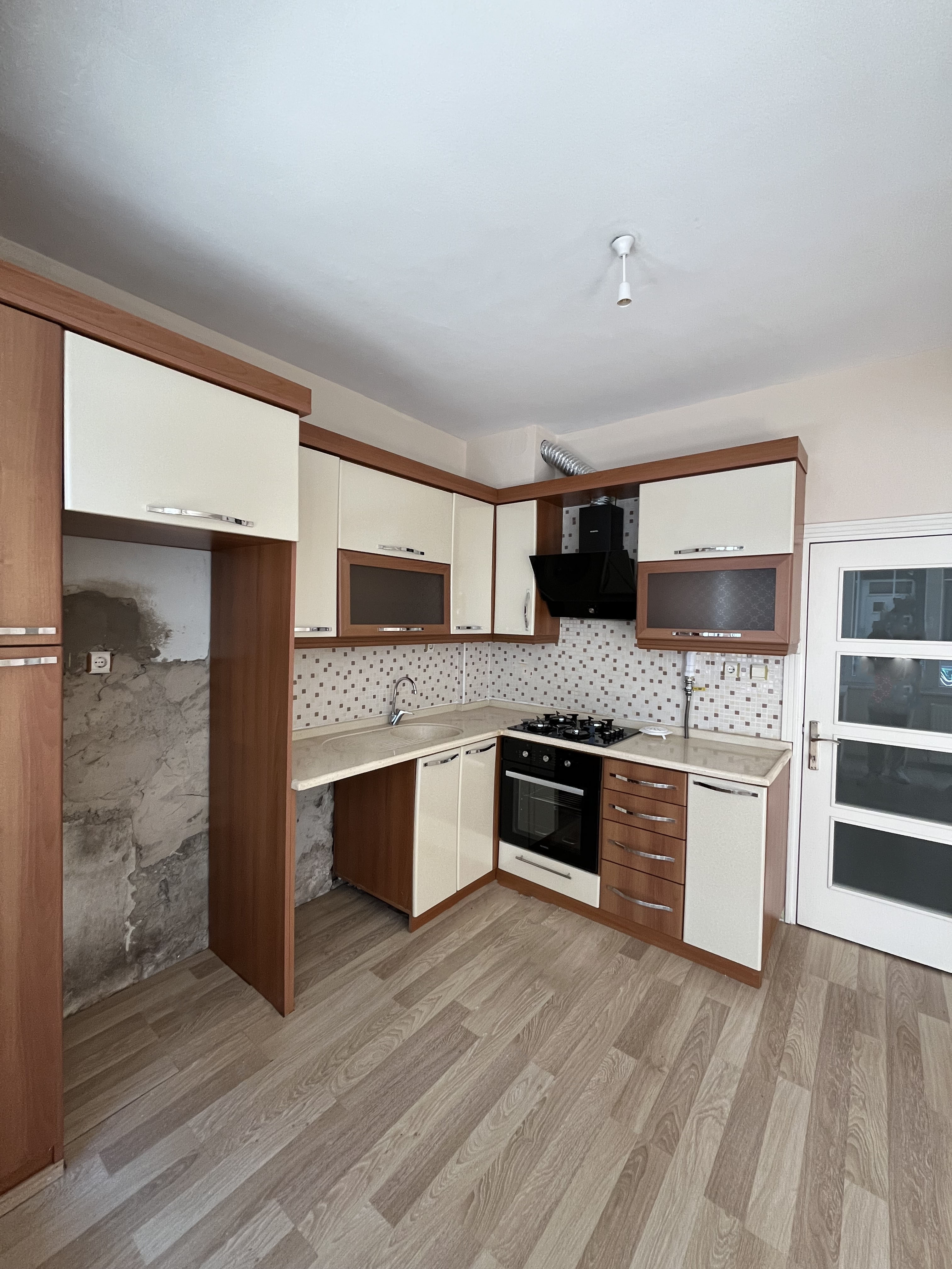 TEYYAREDÜZÜ 2+1 ZEMİN