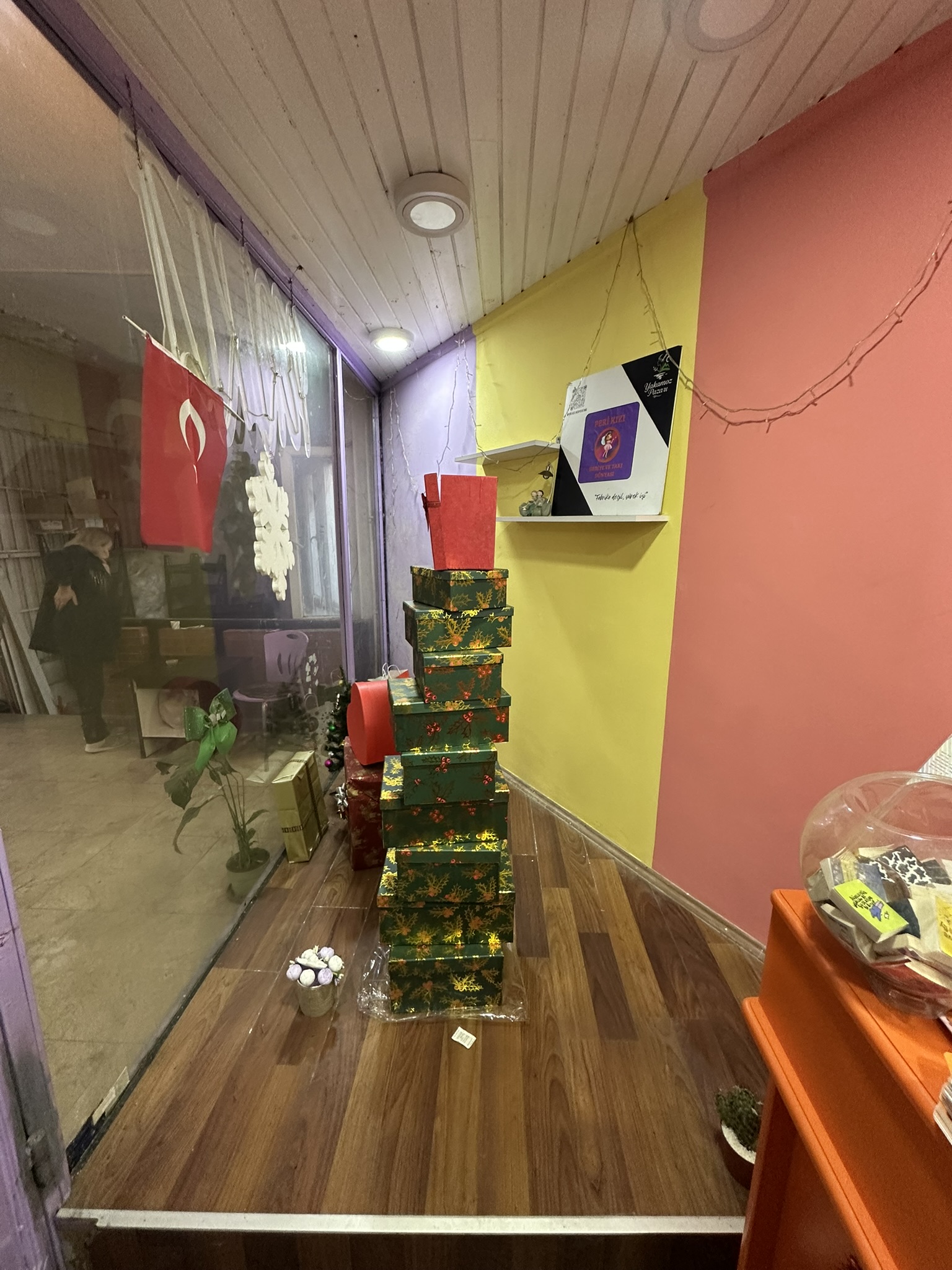 GAZİ CADDESİ PASAJ İÇİ DÜKKAN 25 M2