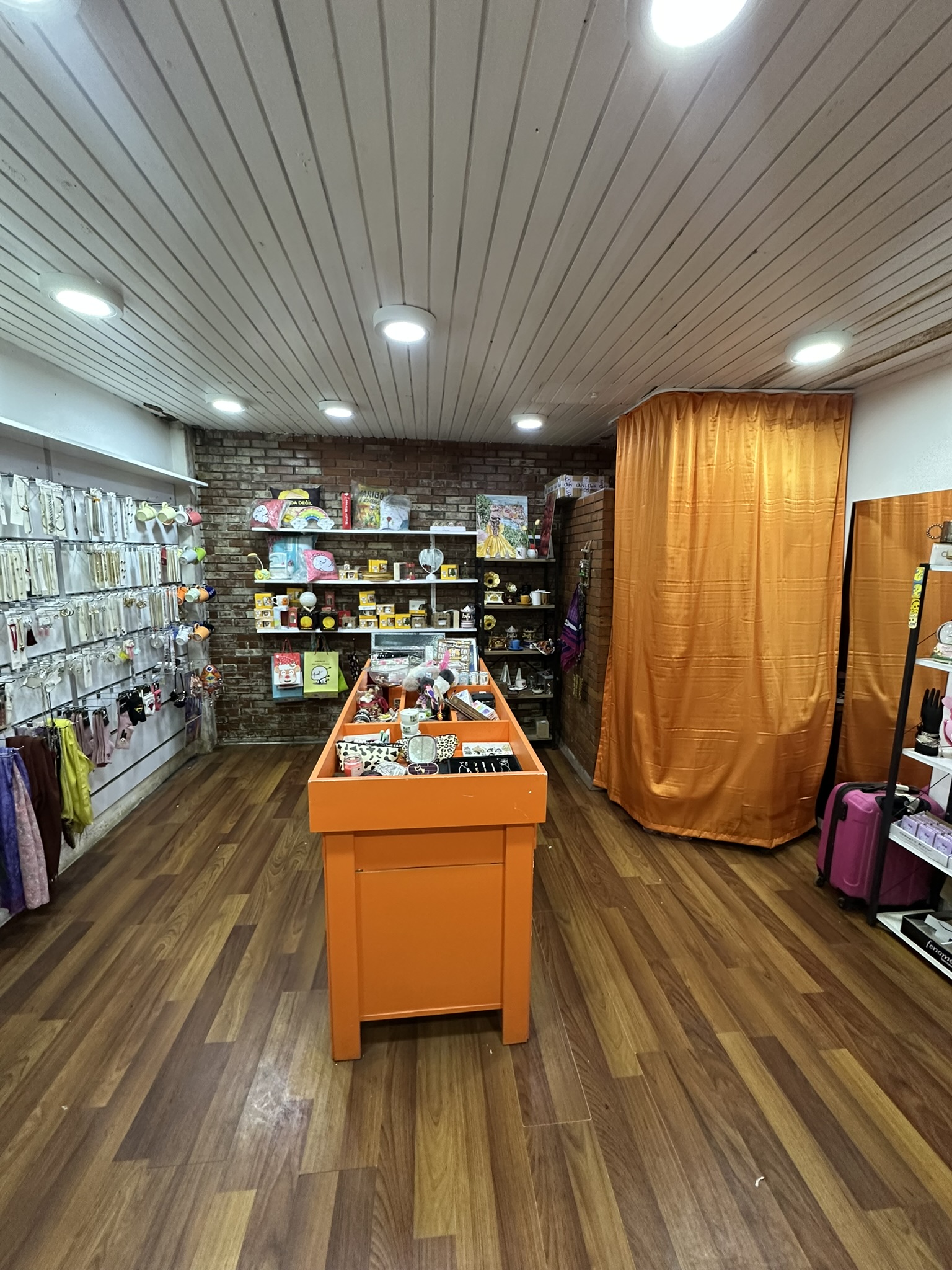 GAZİ CADDESİ PASAJ İÇİ DÜKKAN 25 M2