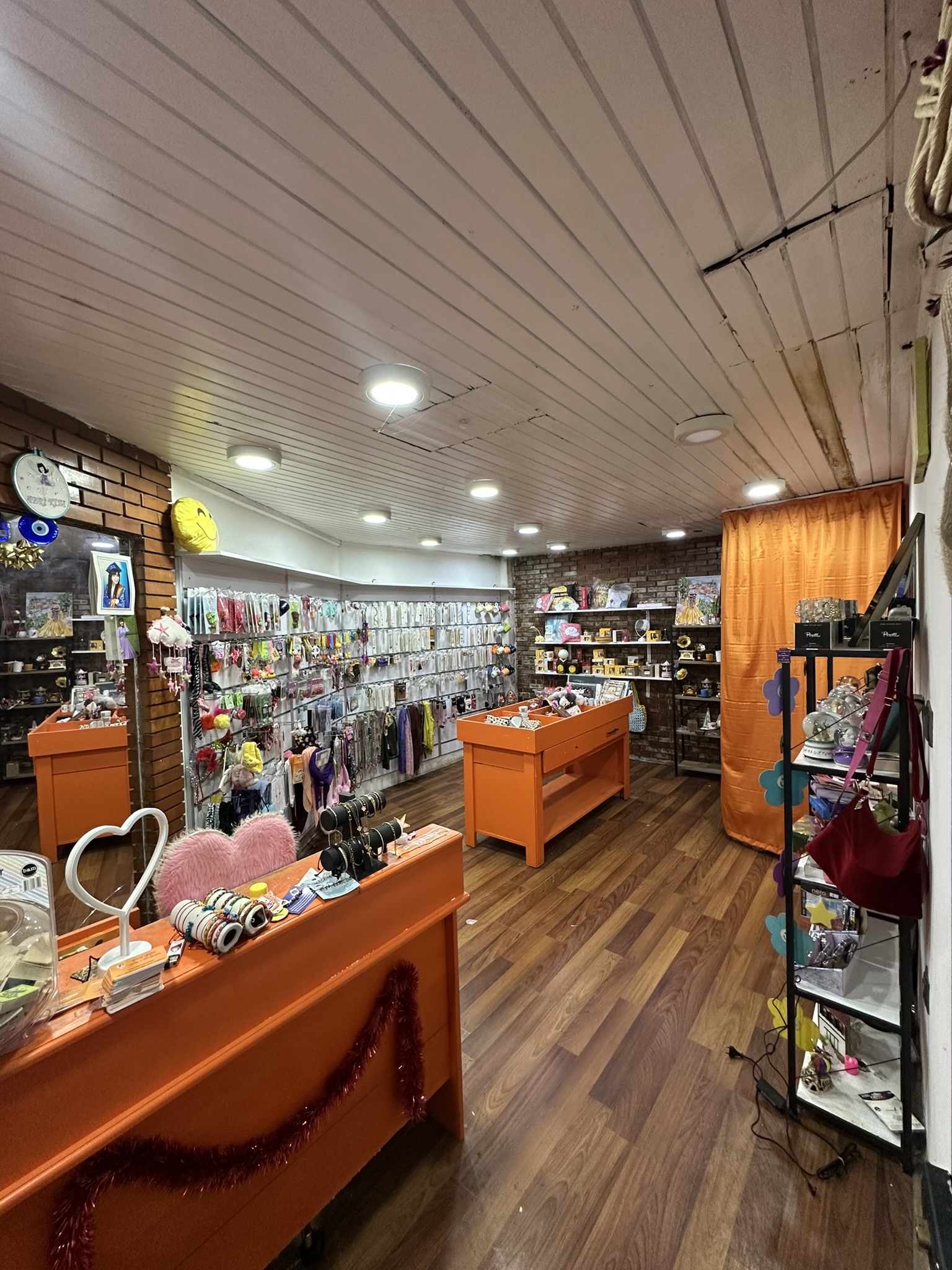 GAZİ CADDESİ PASAJ İÇİ DÜKKAN 25 M2