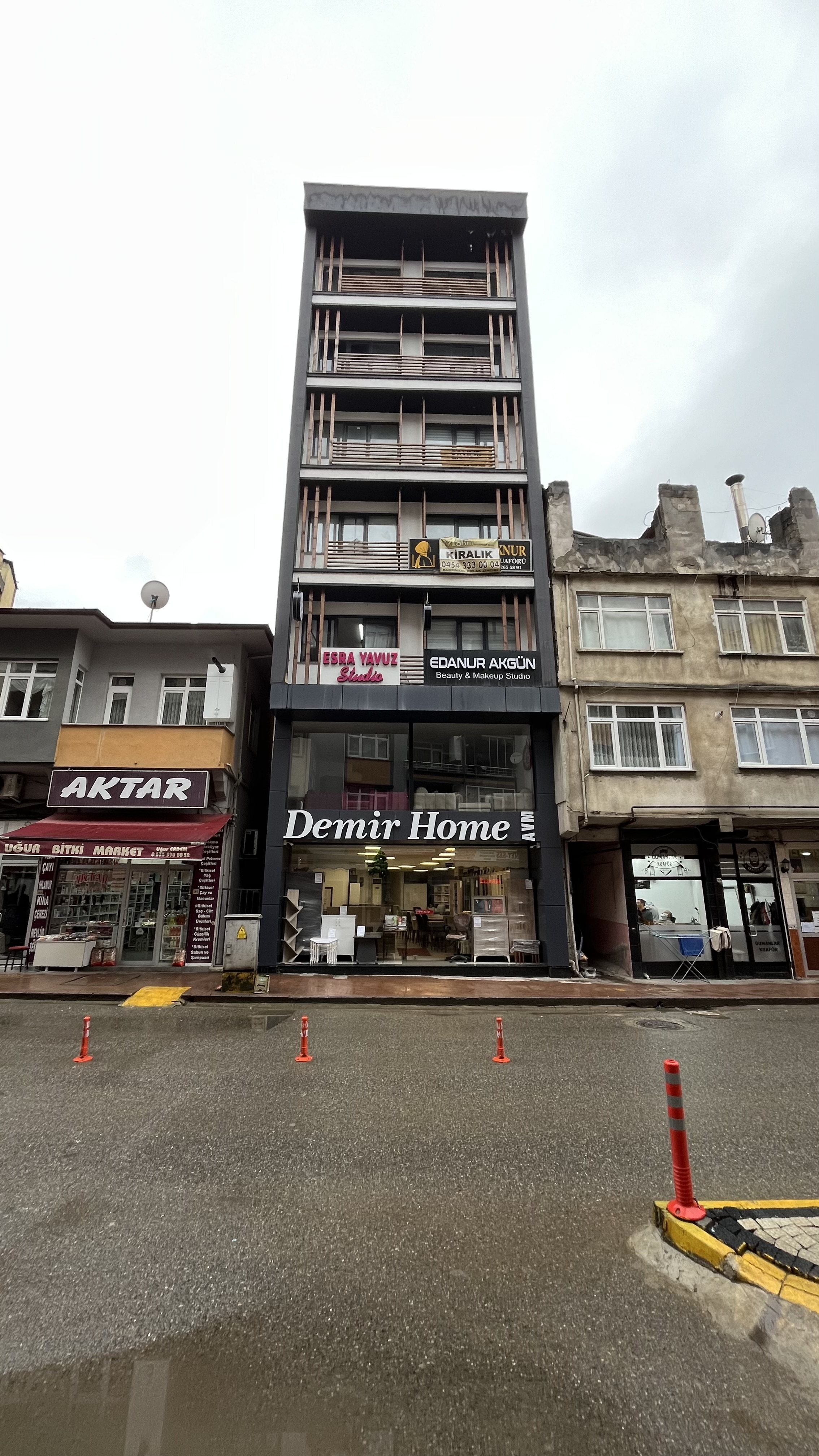 MABEL DEN MEYDANDA KİRALIK OFİS