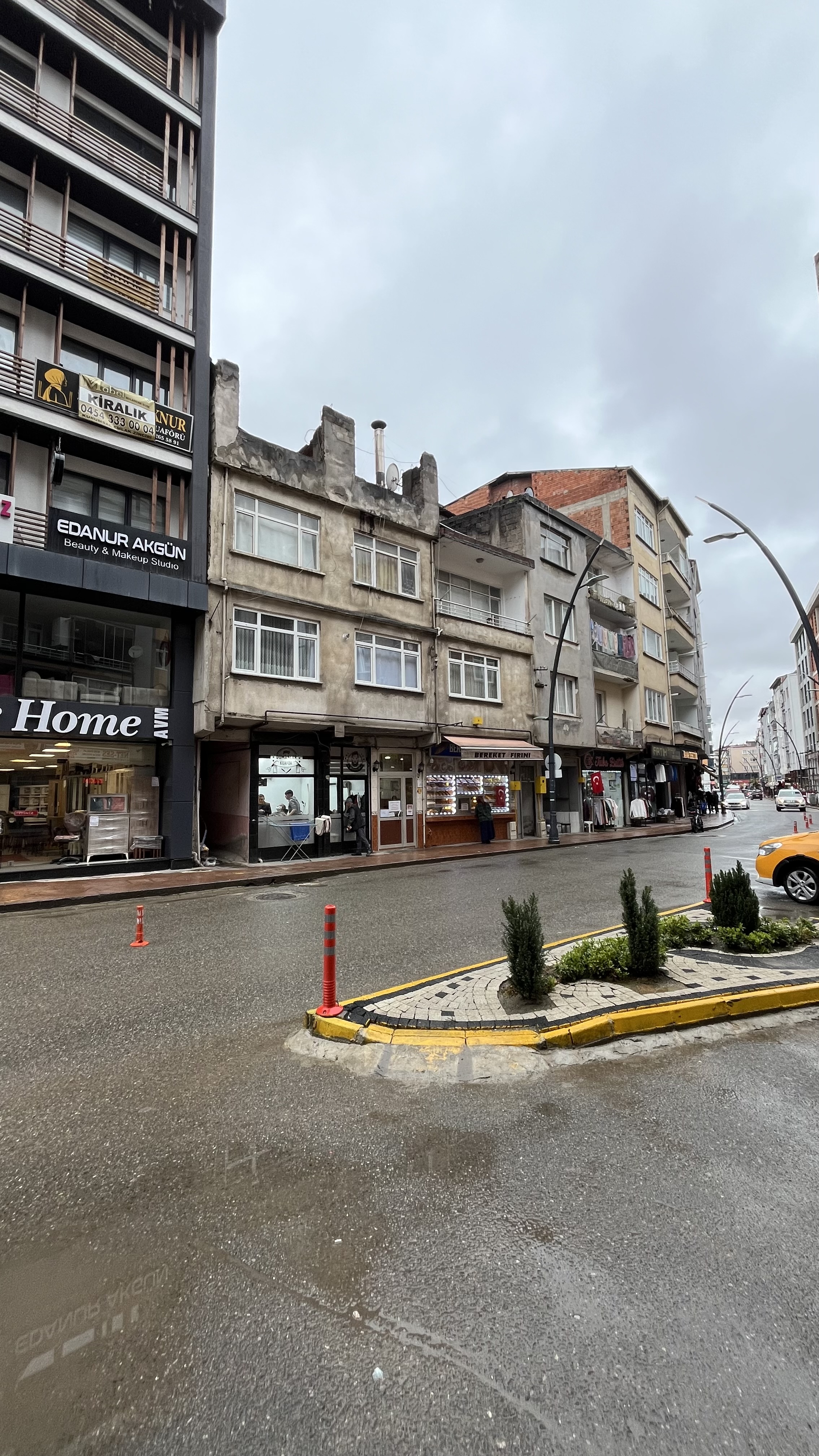 MABEL DEN MEYDANDA KİRALIK OFİS