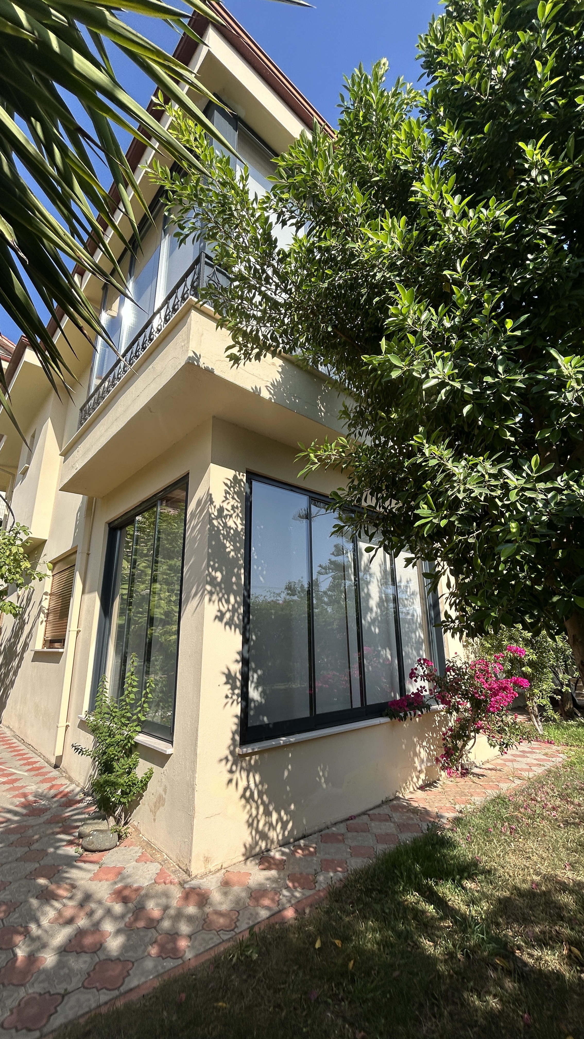 MARMARİS CAMİAVLUNDA SATILIK 5+1 TRİBLEKS HAVUZLU VİLLA