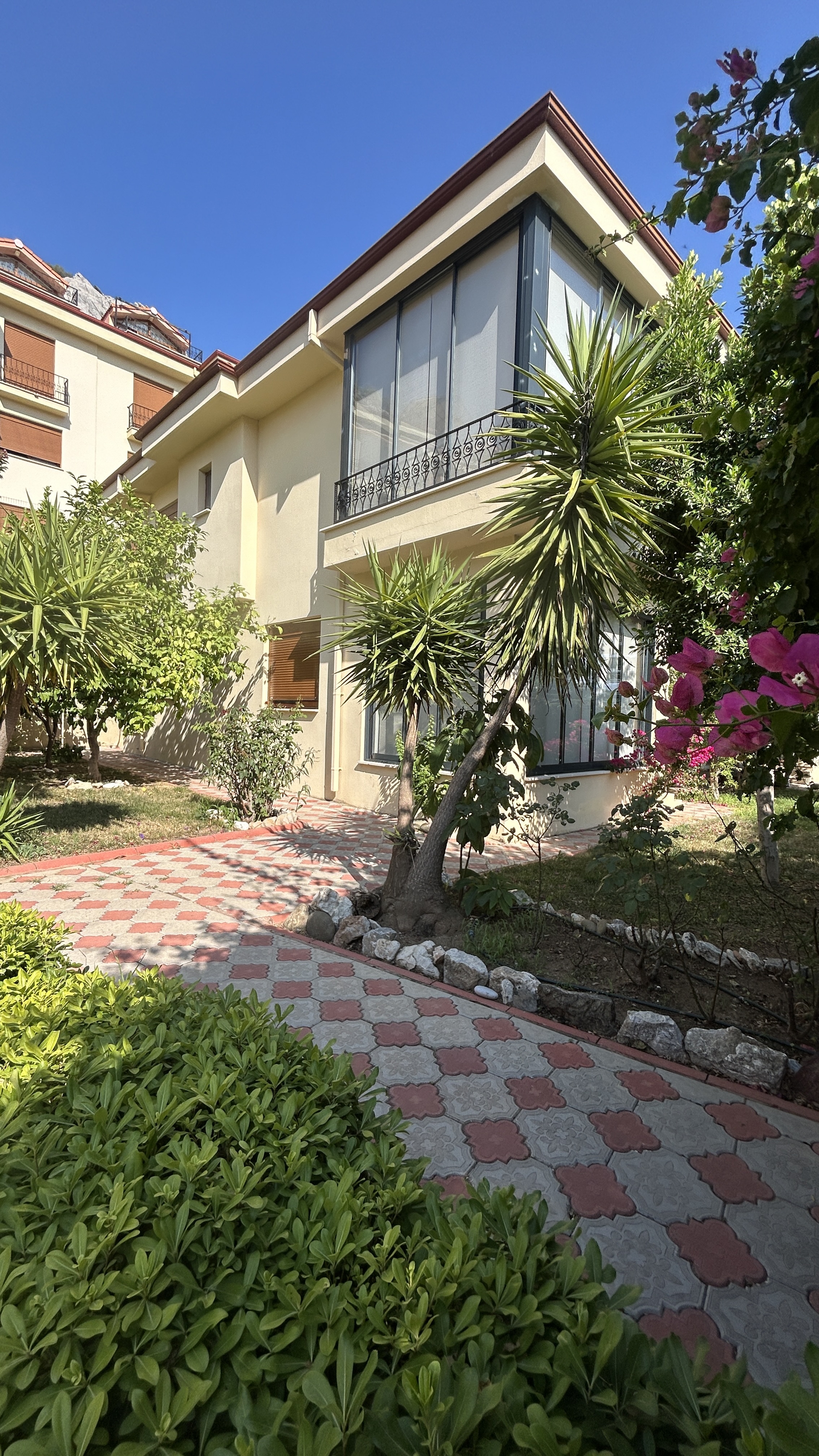 MARMARİS CAMİAVLUNDA SATILIK 5+1 TRİBLEKS HAVUZLU VİLLA