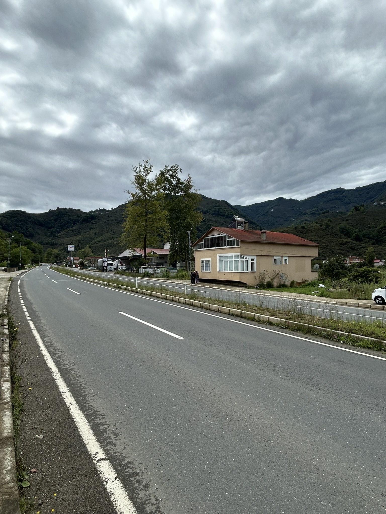 BARÇA KÖYÜ DERELİ YOL GÜZERGAHI ARSA