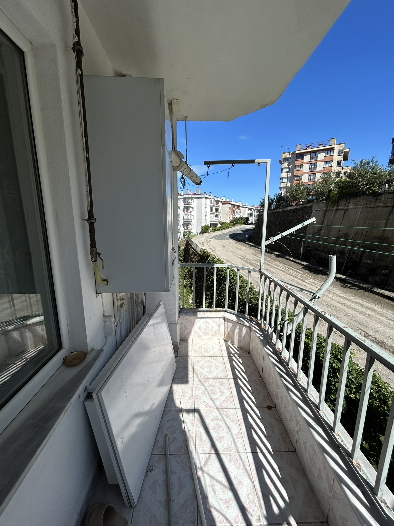 GEDİKKAYA ÇERKEZ MEVKİ EŞYALI KİRALIK DAİRE