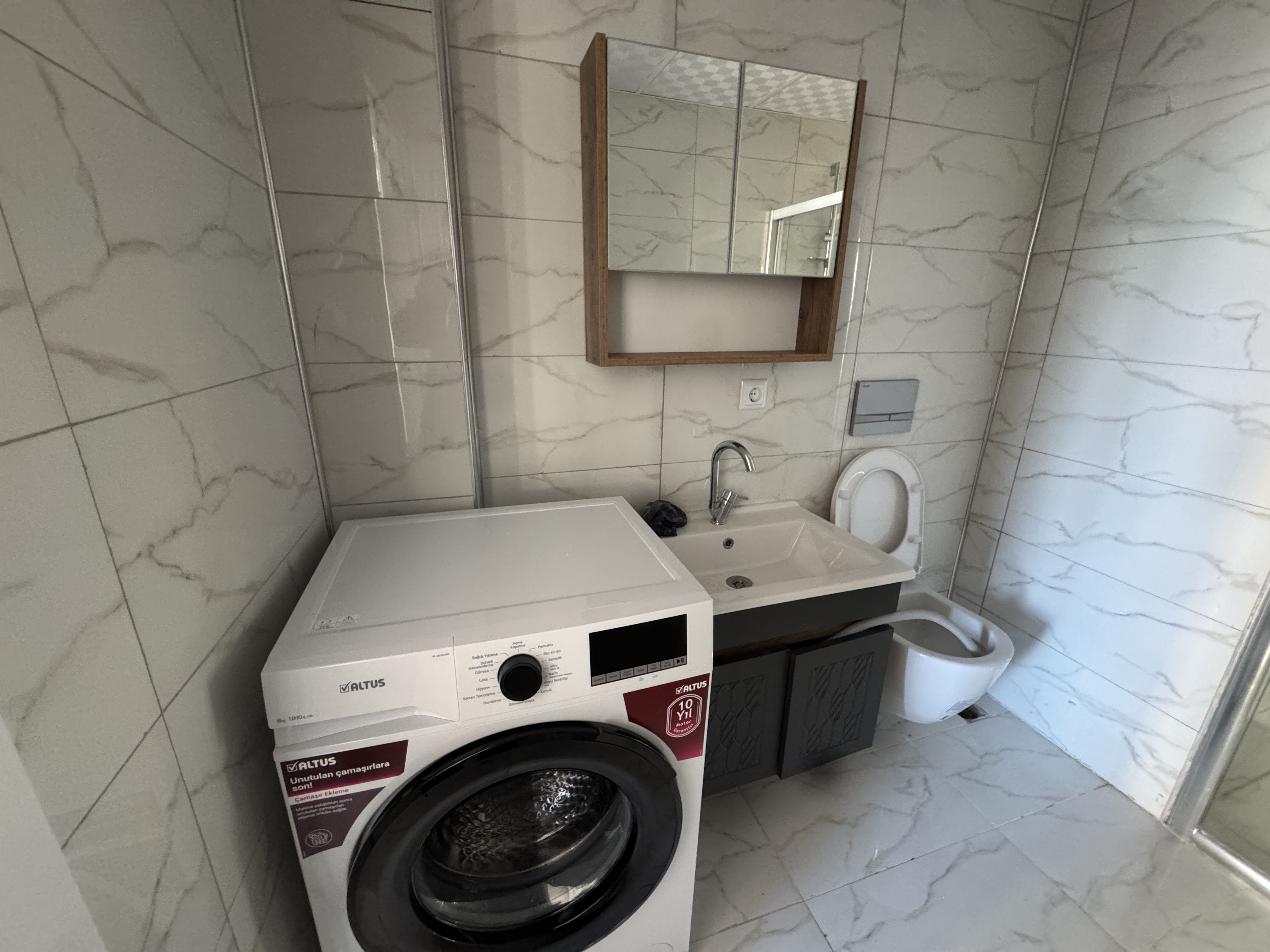 MABELDEN IHLAMUR CAFE YANINDA EŞYALI SIFIR KİRALIK 1+1 DAİRE